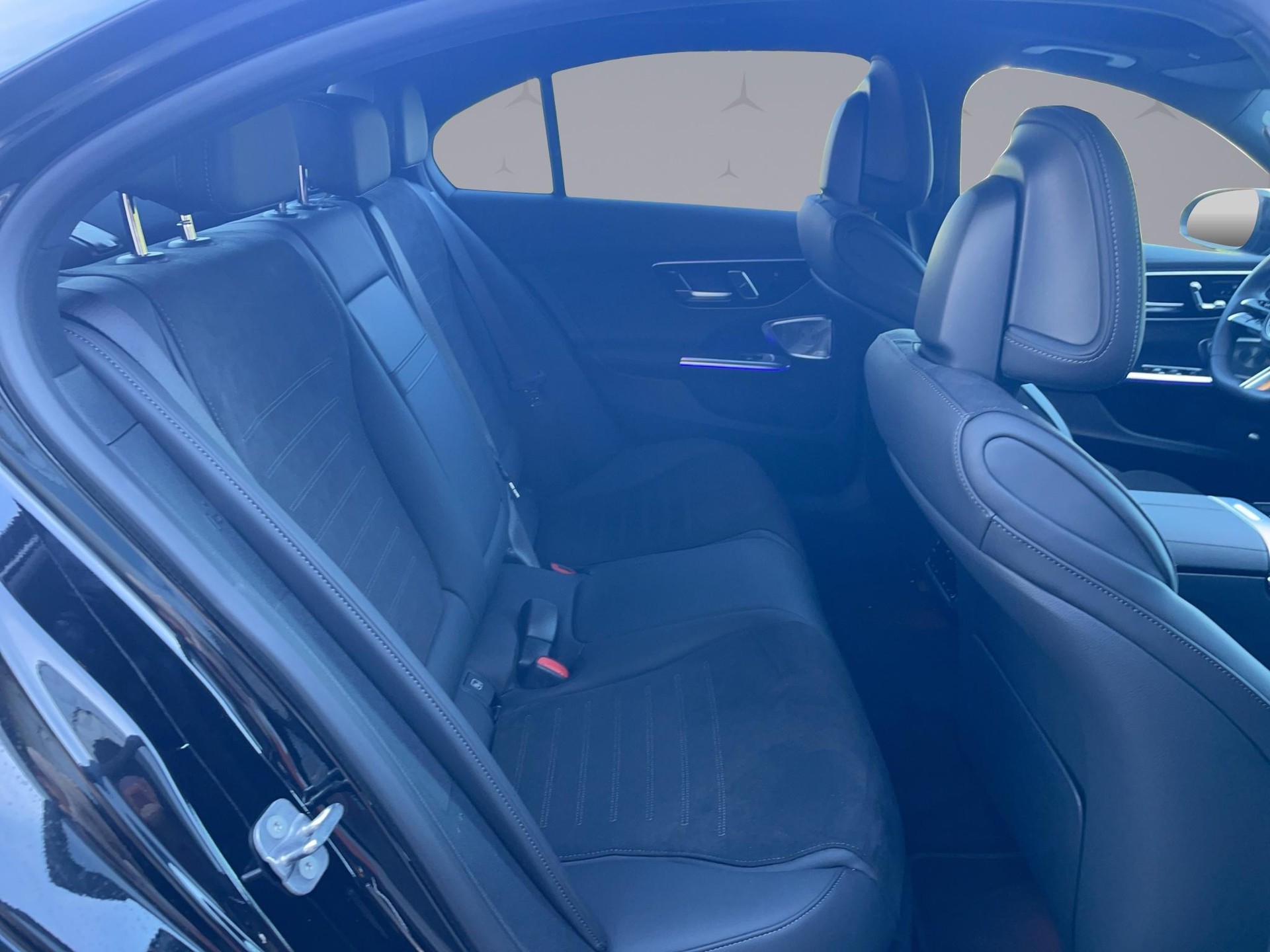 MERCEDES-BENZ C-Klasse W206 C 220 d AMG Line 4matic-image-17