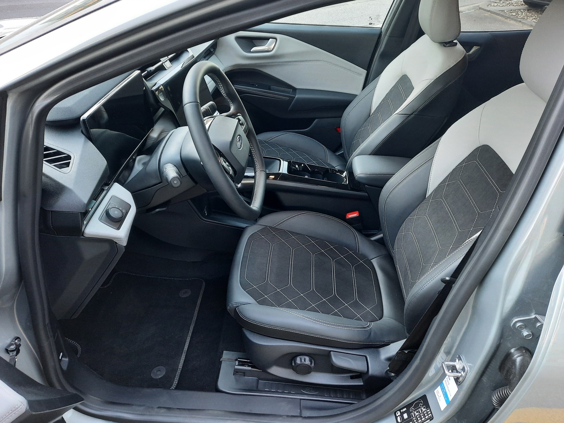 FORD Puma Elektro 46kWh Premium-image-9