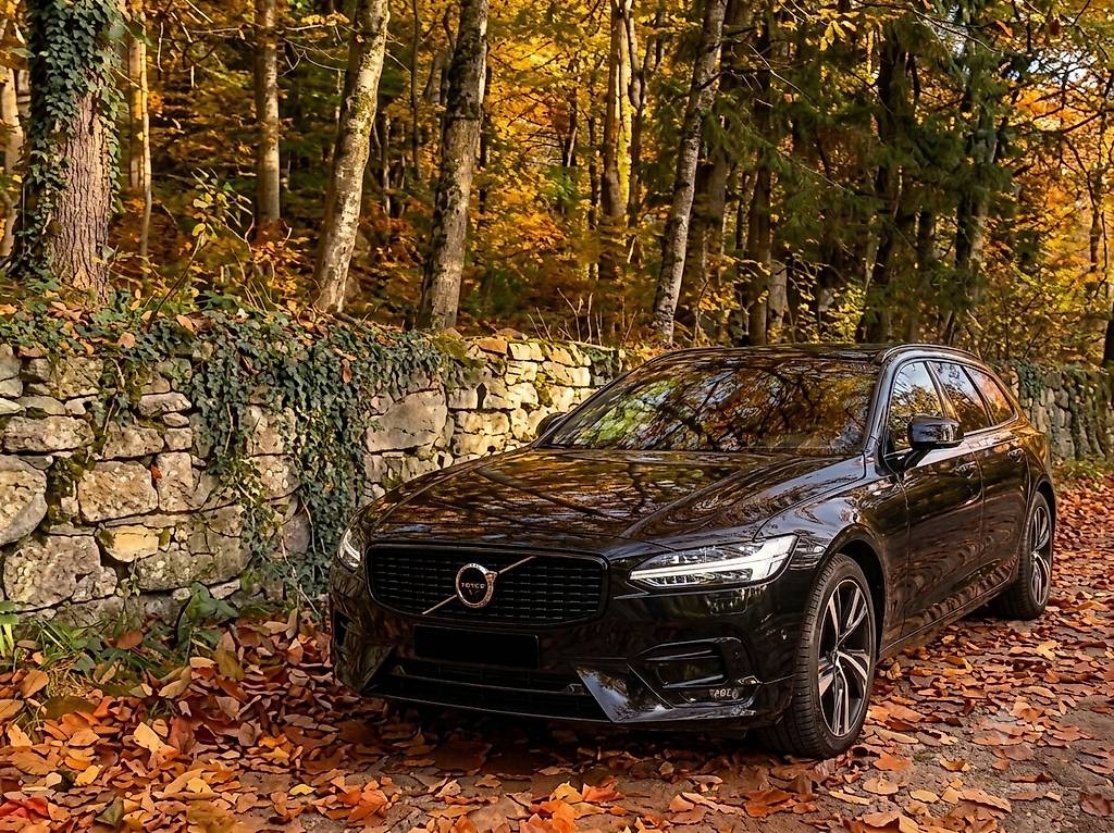 VOLVO V90 T8 eAWD Twin Engine R-Design Geartronic-image-0
