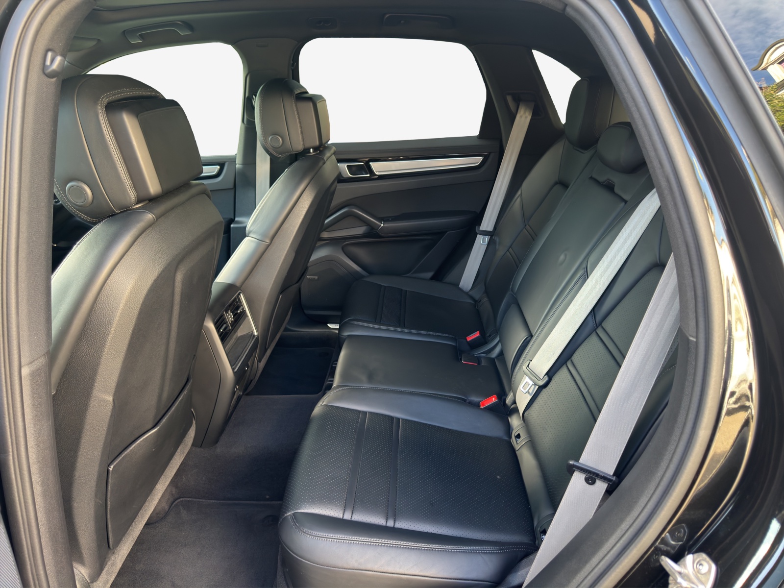 PORSCHE Cayenne E-Hybrid Platinum Edition-image-11