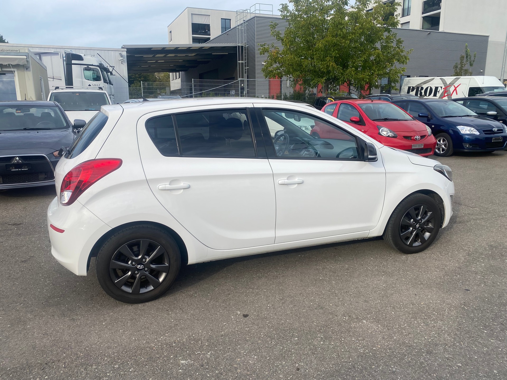 HYUNDAI i20 1.2 Pica-image-4
