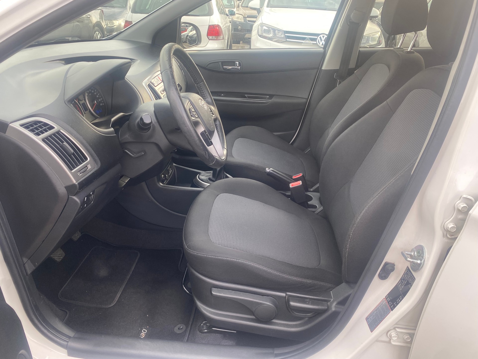 HYUNDAI i20 1.2 Pica-image-9