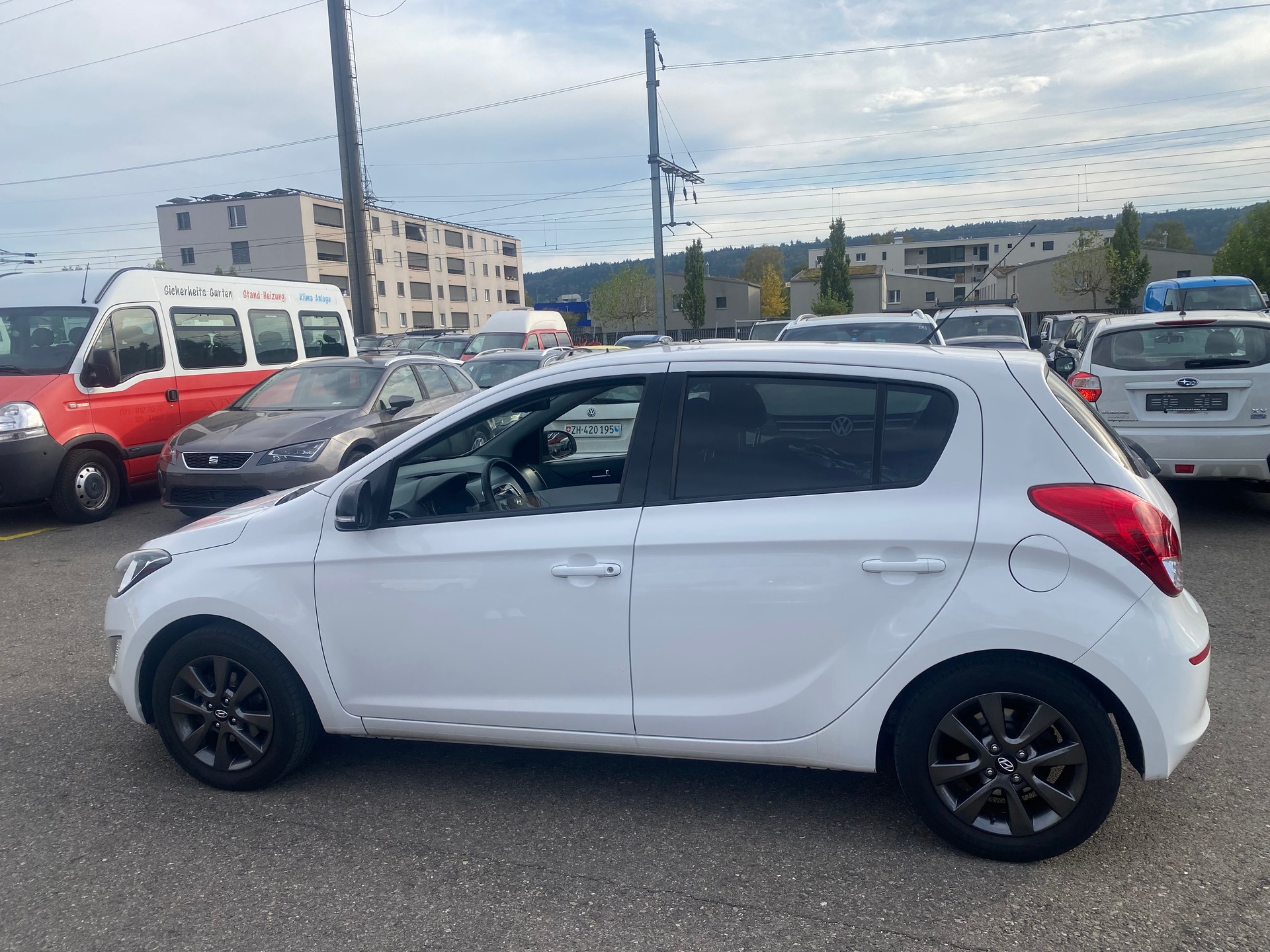 HYUNDAI i20 1.2 Pica-image-3