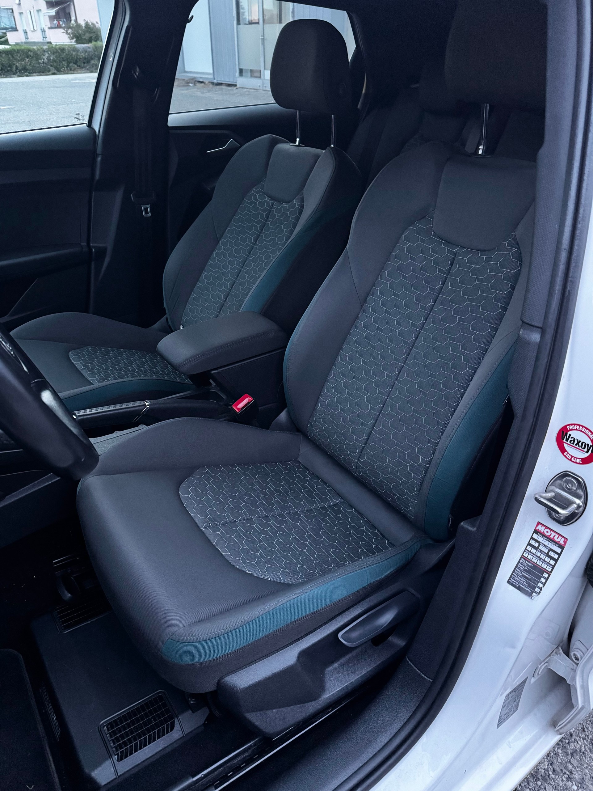 AUDI Sportback-image-8