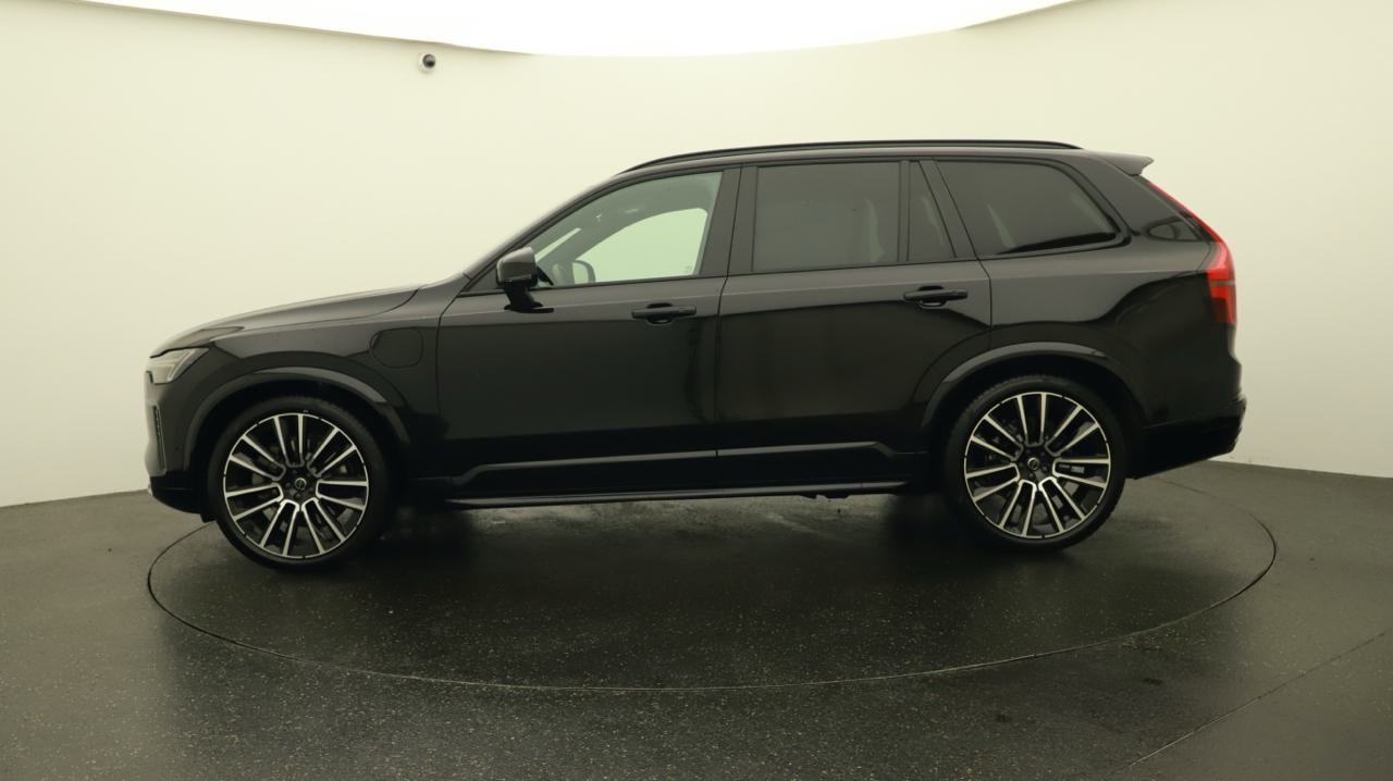 VOLVO XC90 T8 AWD PluginHybrid Black Edition Geartronic-image-2