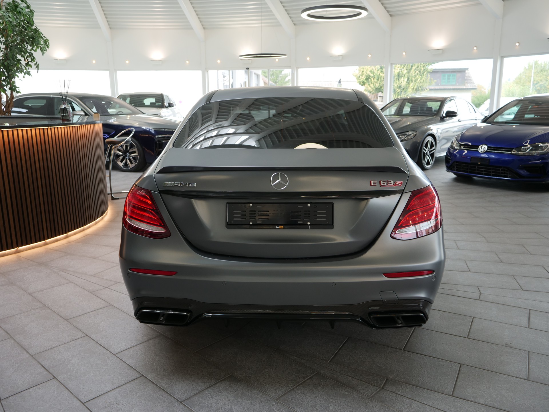 MERCEDES-BENZ E 63 AMG S Speedshift 4Matic *GRAU MATT*-image-6