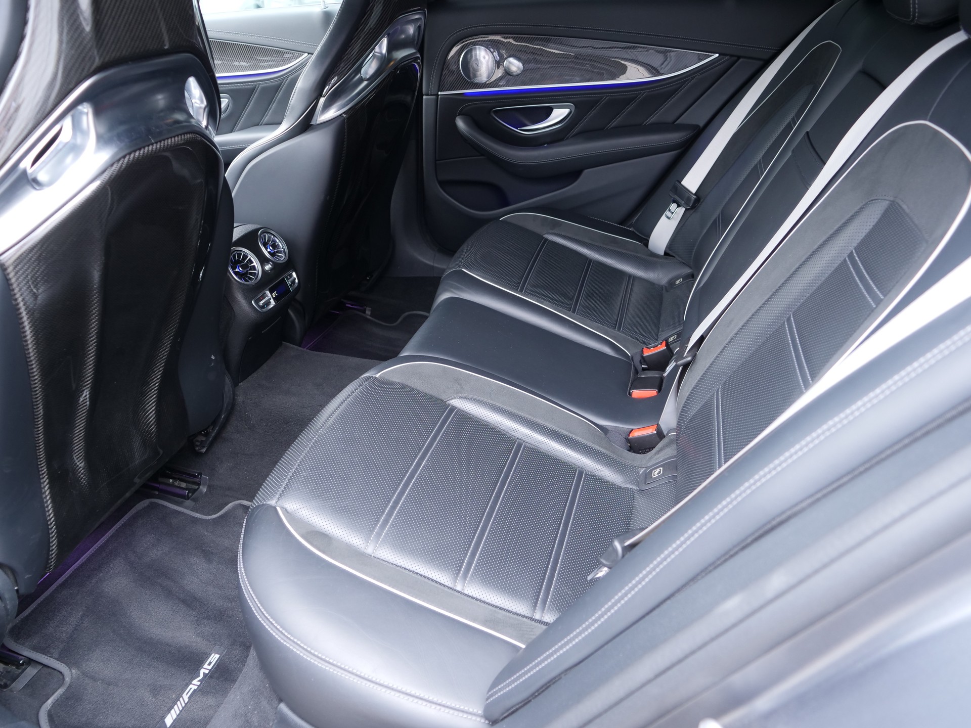 MERCEDES-BENZ E 63 AMG S Speedshift 4Matic *GRAU MATT*-image-12
