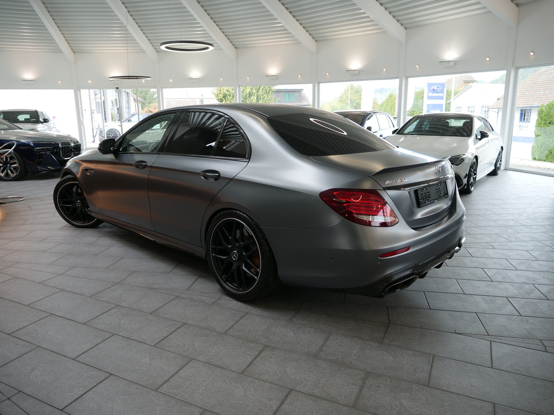 MERCEDES-BENZ E 63 AMG S Speedshift 4Matic *GRAU MATT*-image-4
