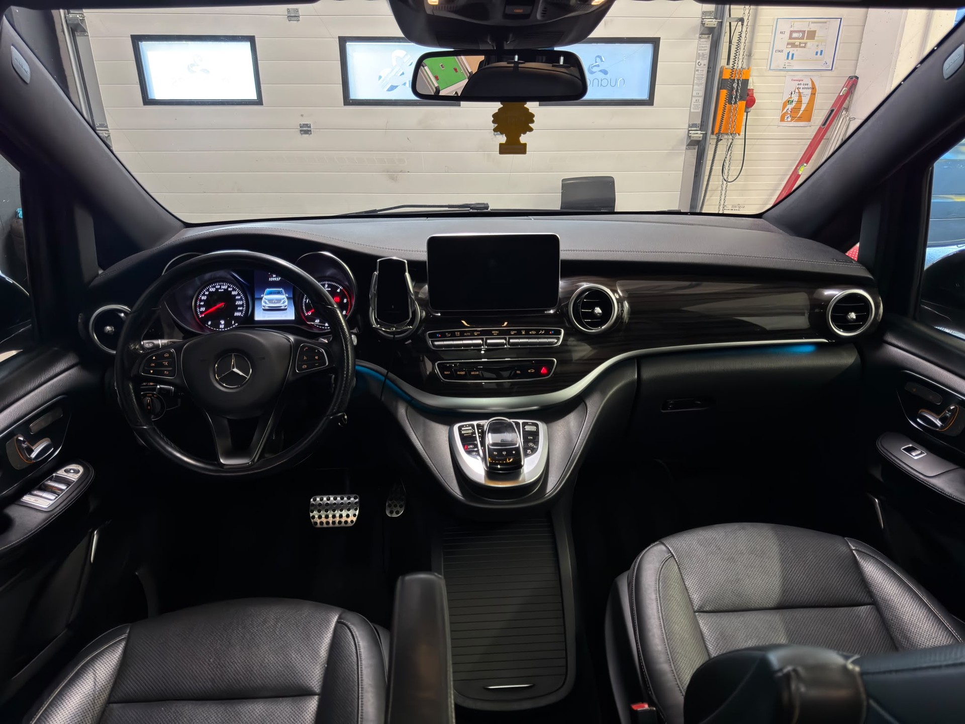 MERCEDES-BENZ V 250 d Avantgarde lang 4Matic 7G-Tronic-image-5