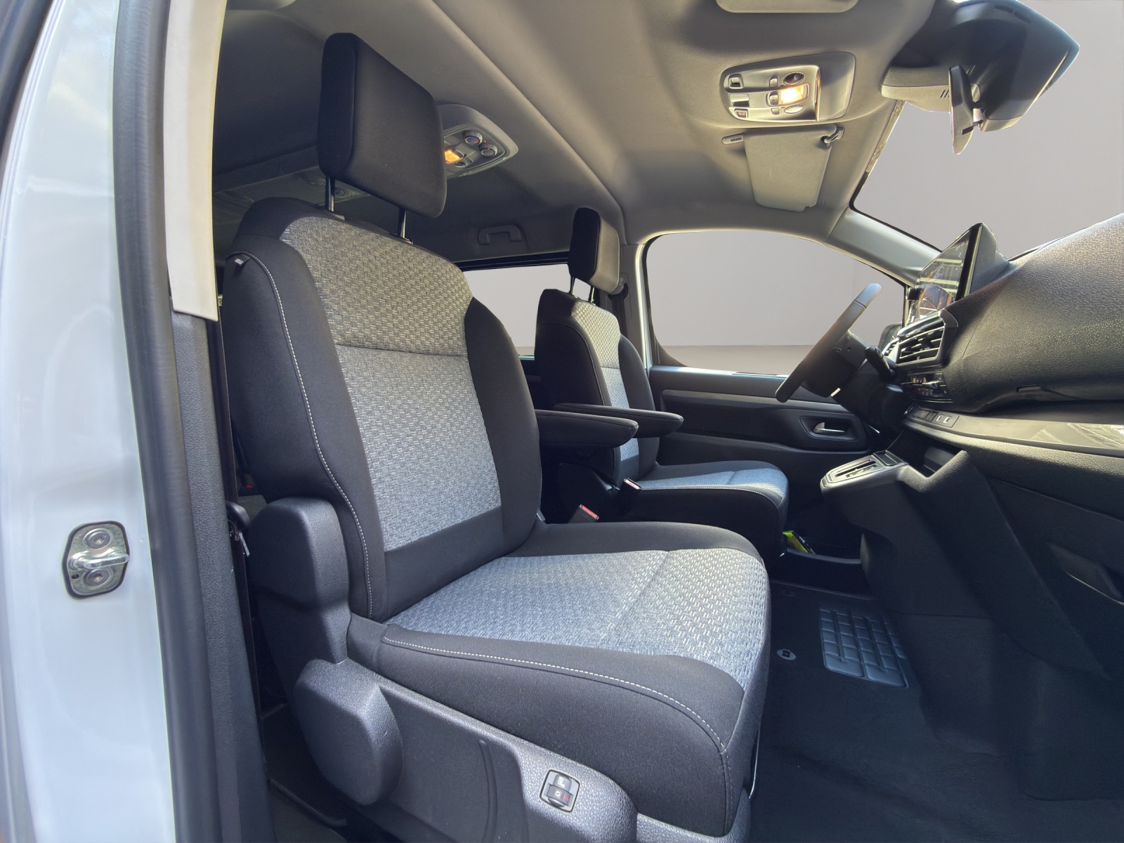 OPEL Zafira 2.2 CDTi S/S-image-22
