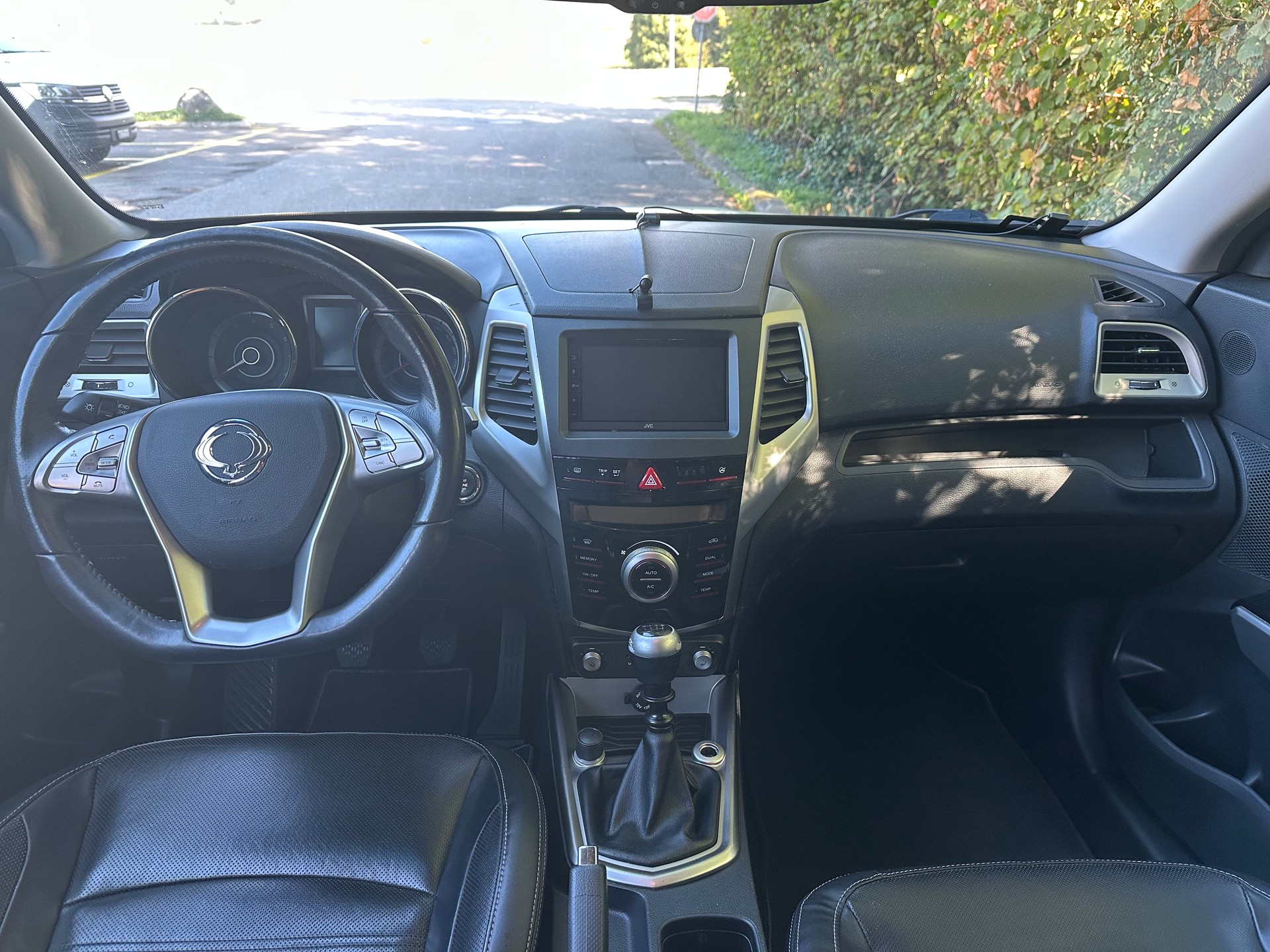 KGM-SsangYong 1.6 e-XGi Crystal-image-4