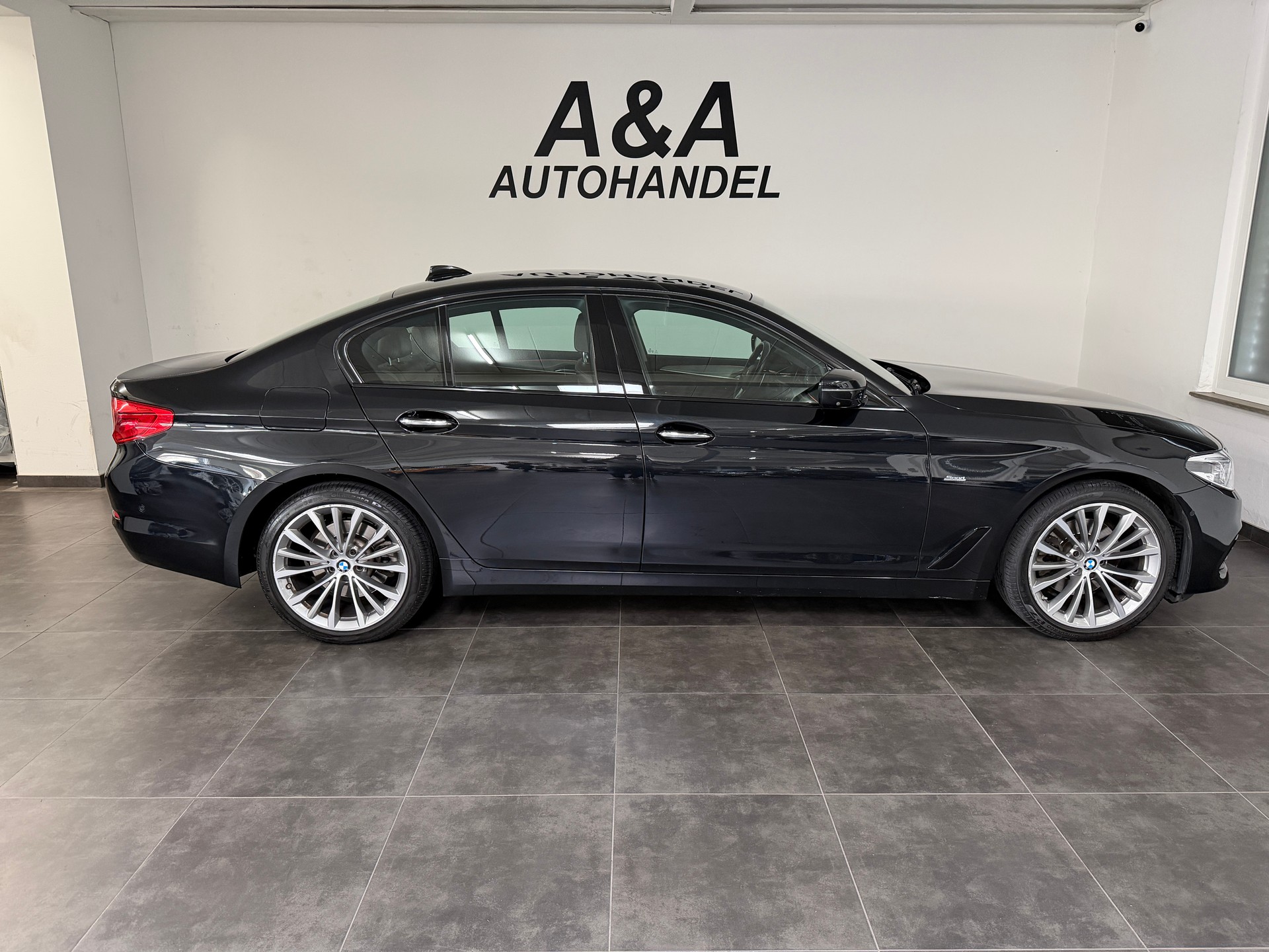 BMW 520d xDrive Sport Line Steptronic-image-2