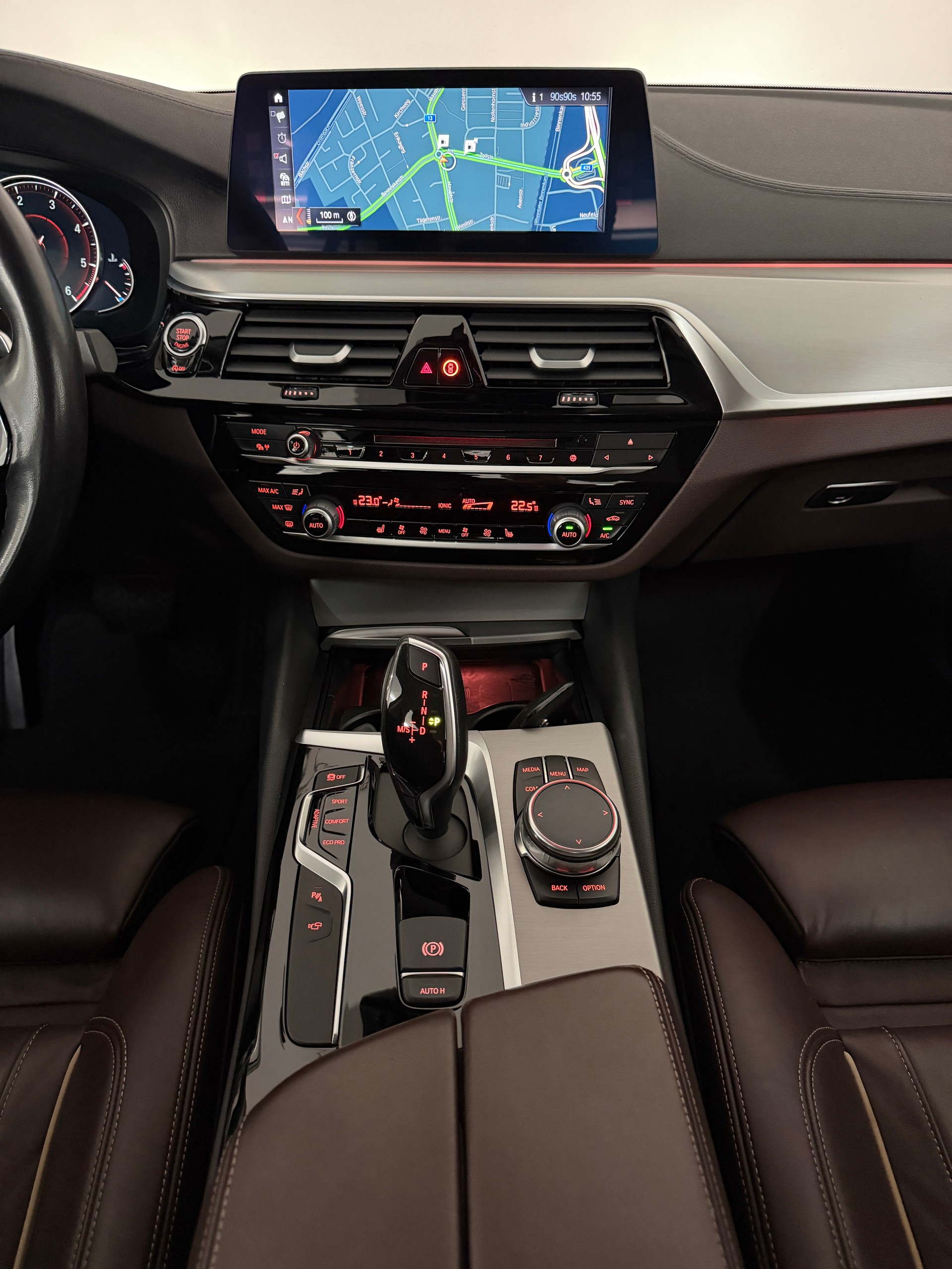 BMW 520d xDrive Sport Line Steptronic-image-10