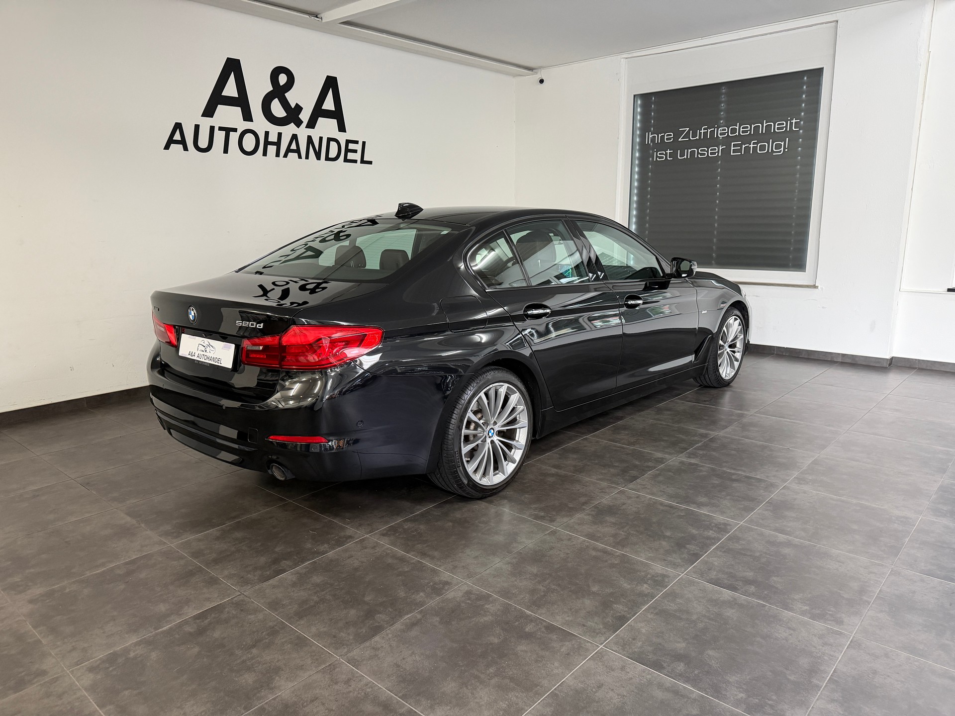 BMW 520d xDrive Sport Line Steptronic-image-3