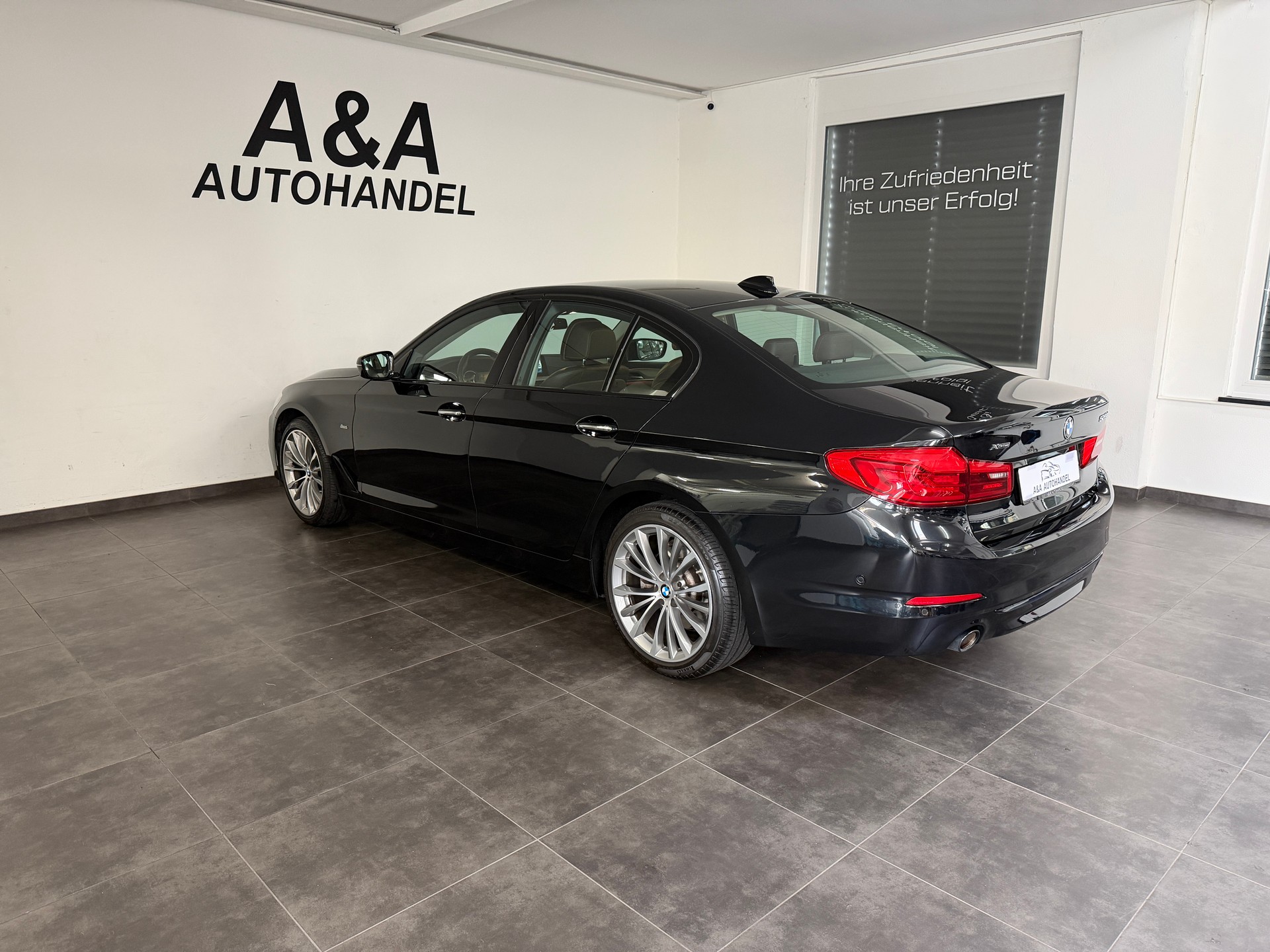 BMW 520d xDrive Sport Line Steptronic-image-5