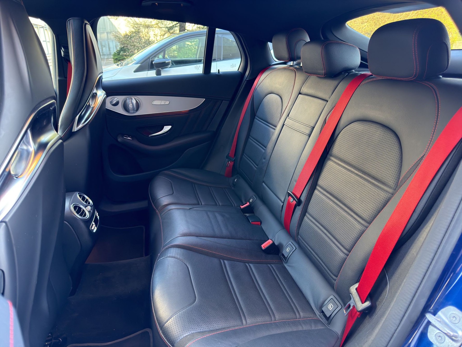 MERCEDES-BENZ GLC Coupé 43 AMG PERFORMANCE 4Matic 9G-Tronic-image-7