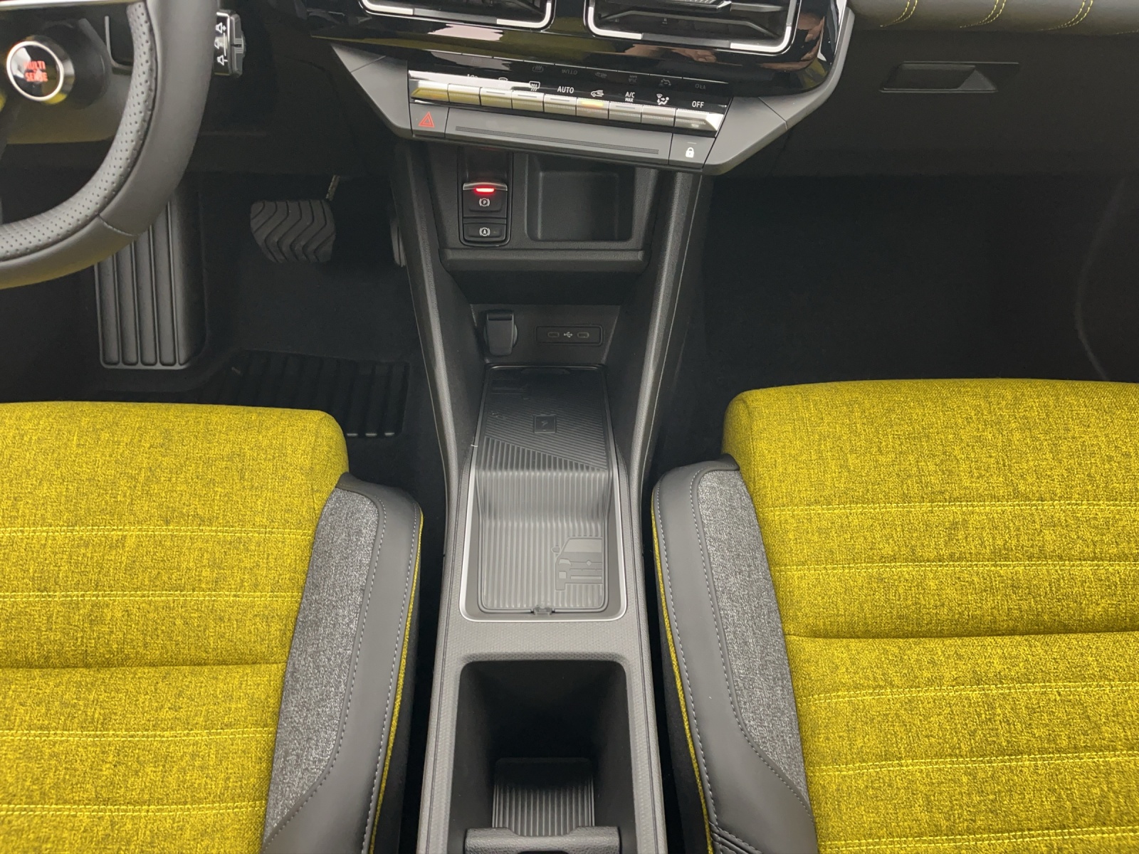 RENAULT R5 E-Tech Comfort Range iconic five-image-13