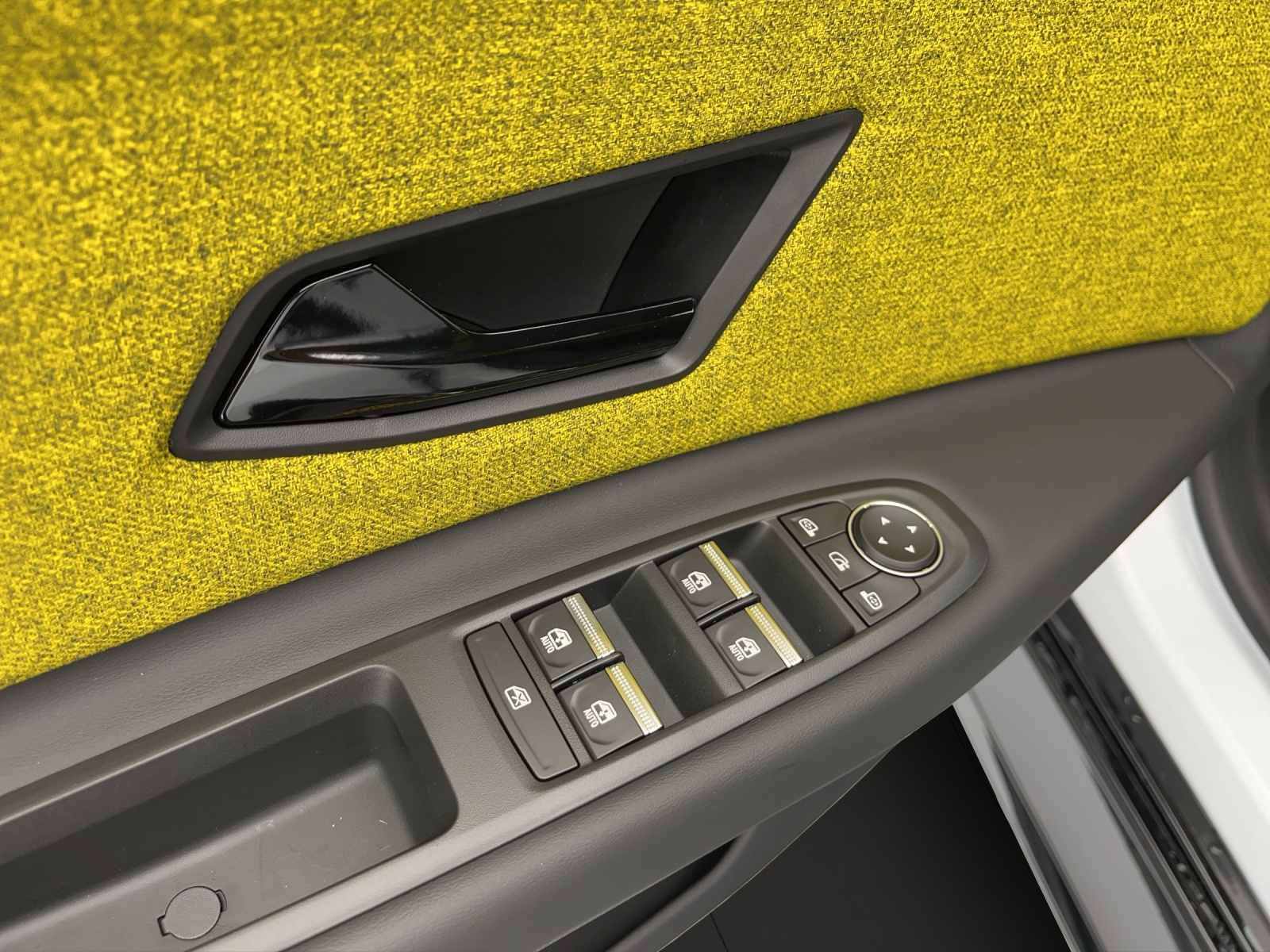 RENAULT R5 E-Tech Comfort Range iconic five-image-12