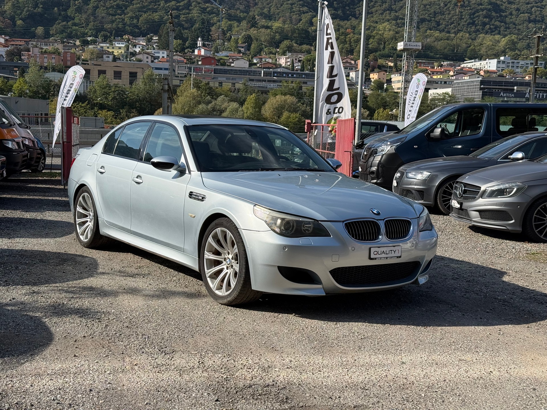 BMW M5-image-1