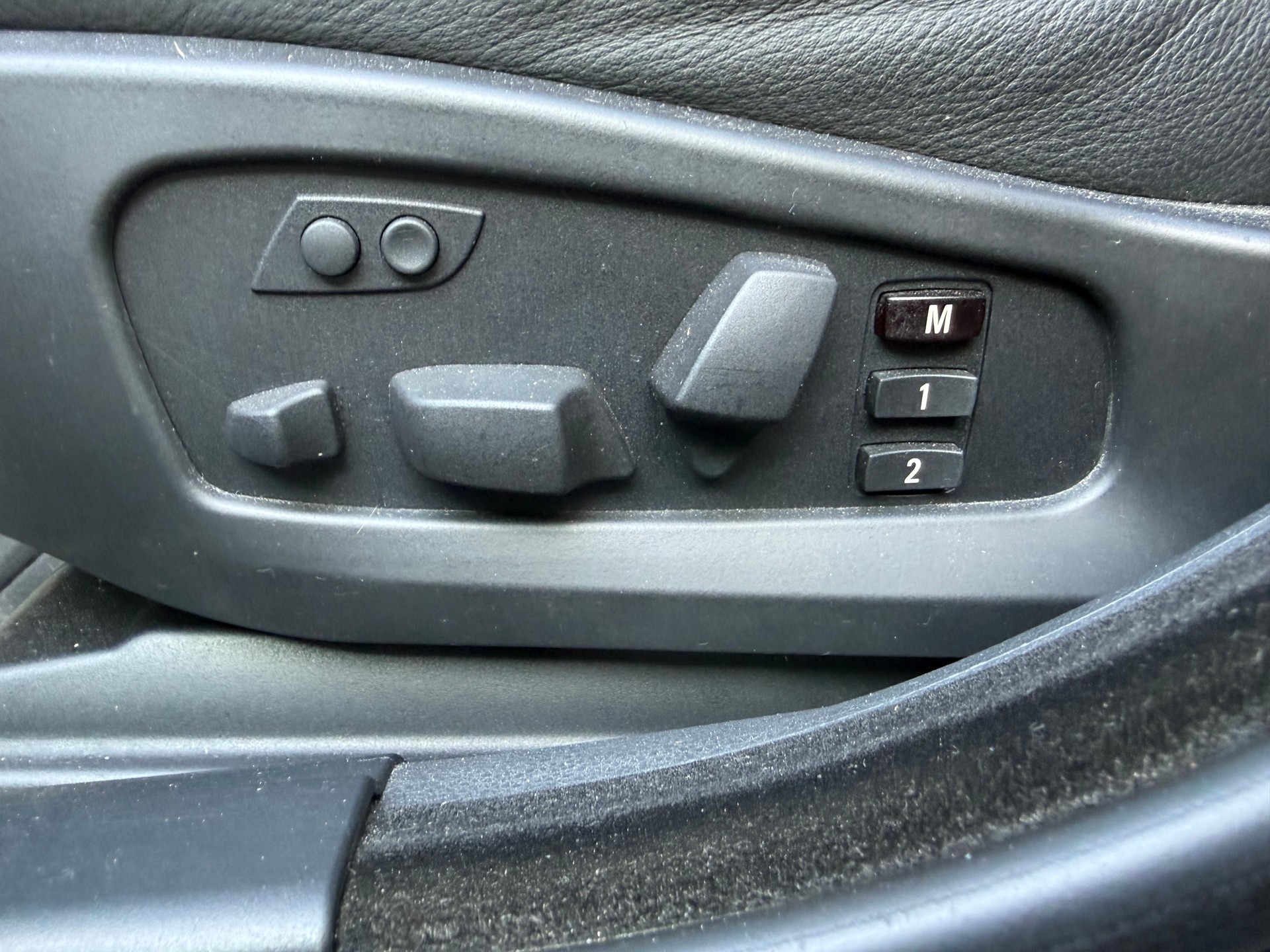 BMW M5-image-12