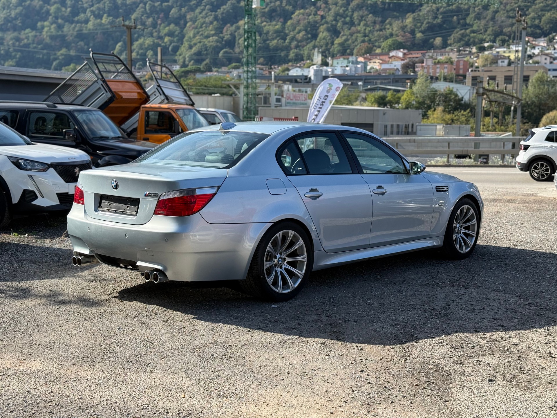 BMW M5-image-3