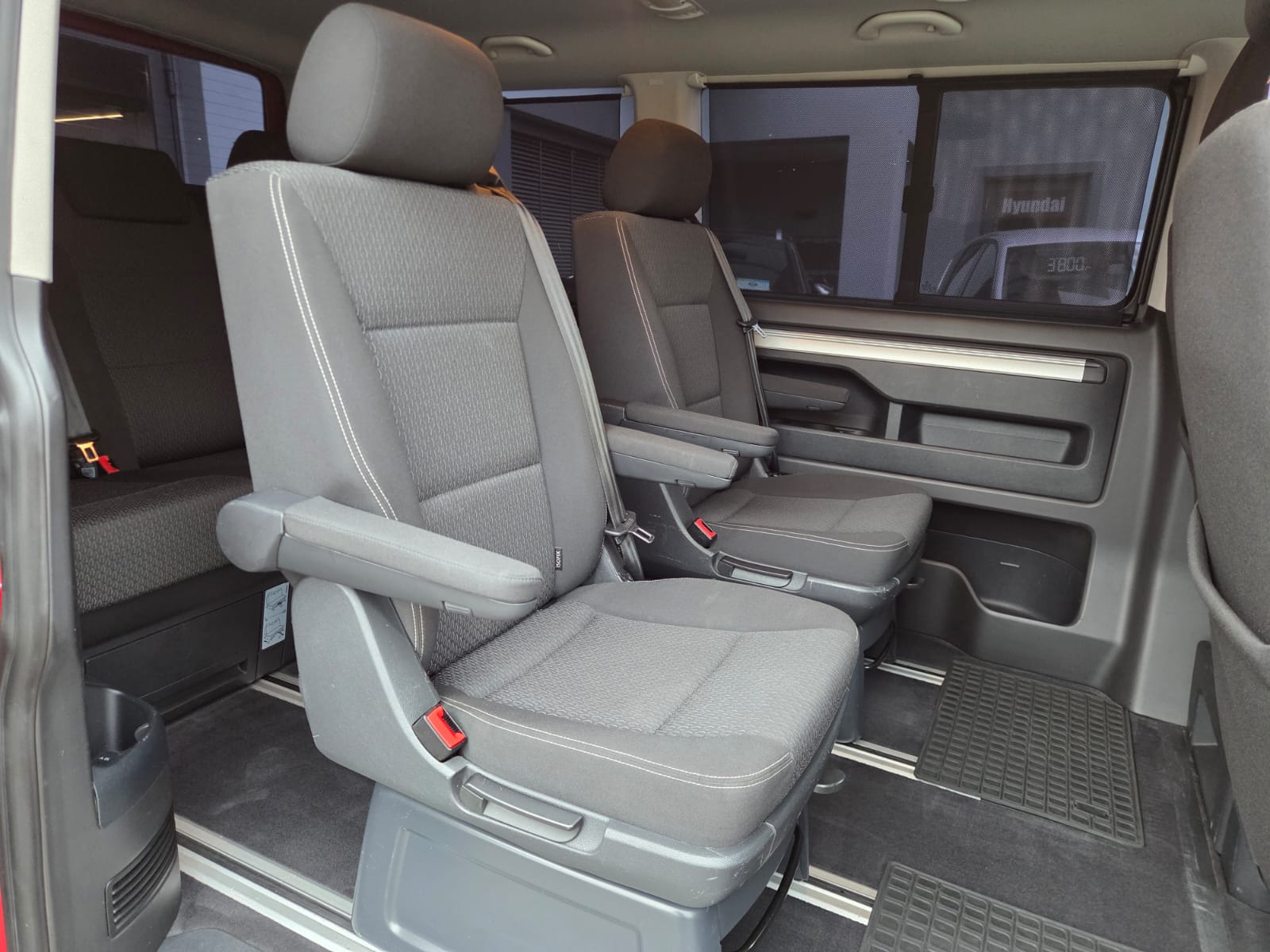 VW T6 Multivan 2.0 TDI Trendline-image-12
