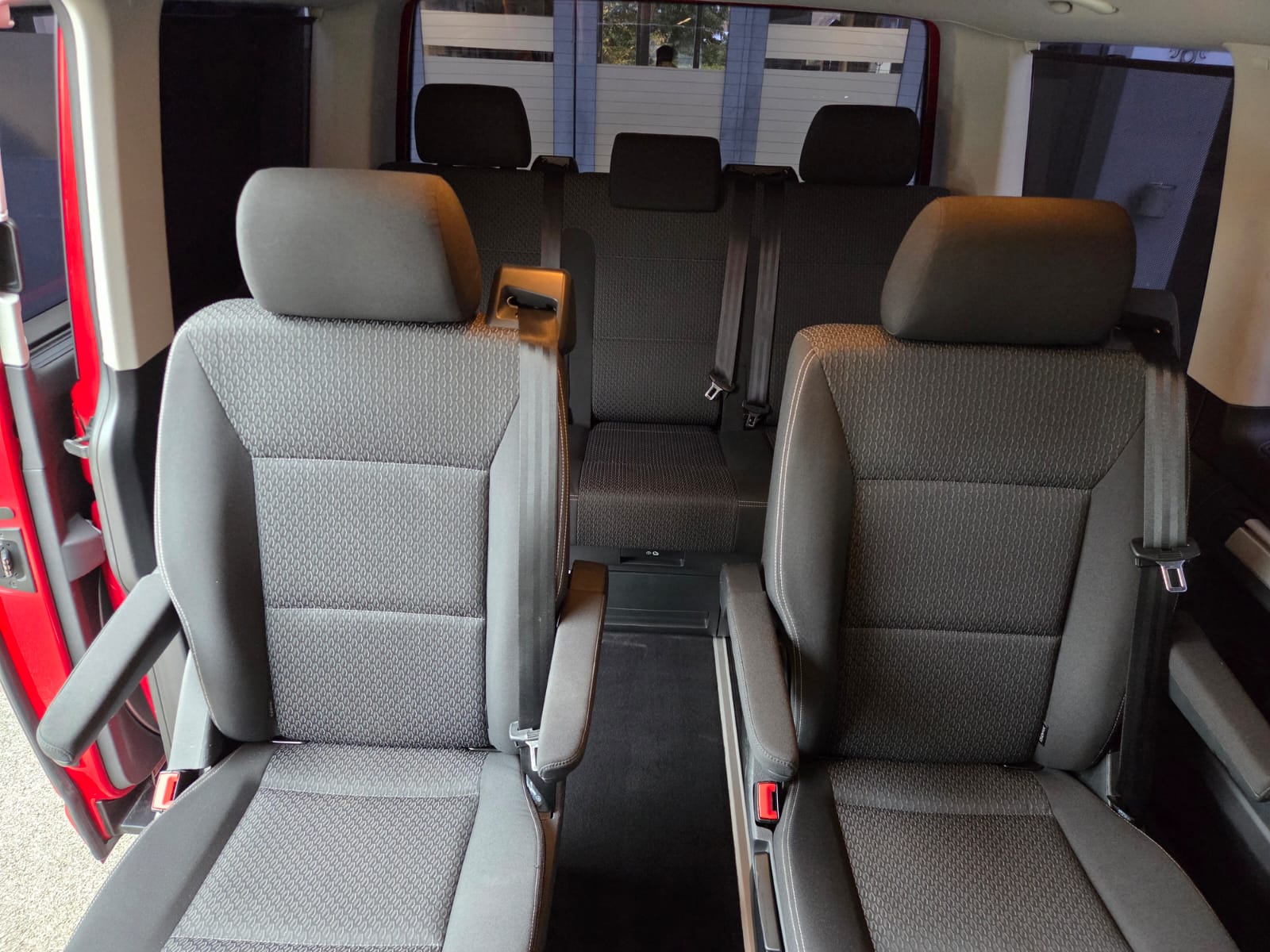 VW T6 Multivan 2.0 TDI Trendline-image-14