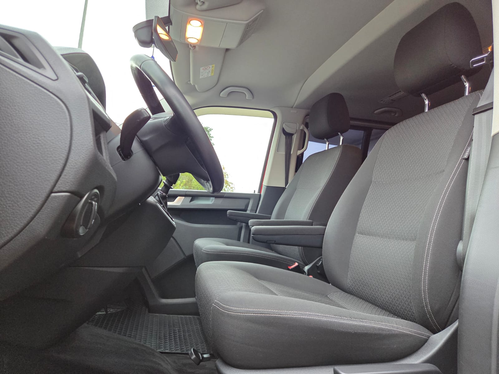 VW T6 Multivan 2.0 TDI Trendline-image-8