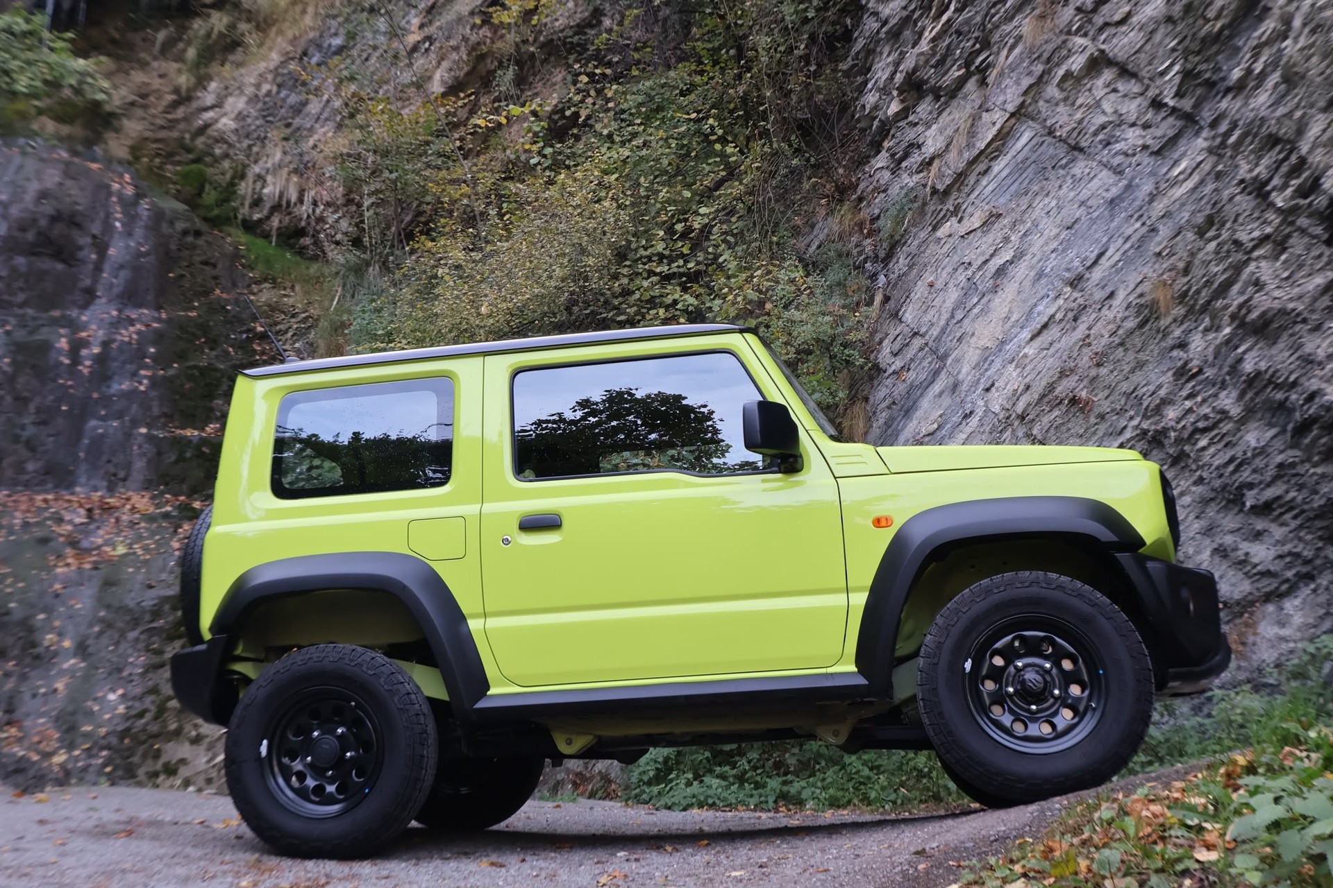 SUZUKI Jimny 1.5 Compact+ 4x4-image-1