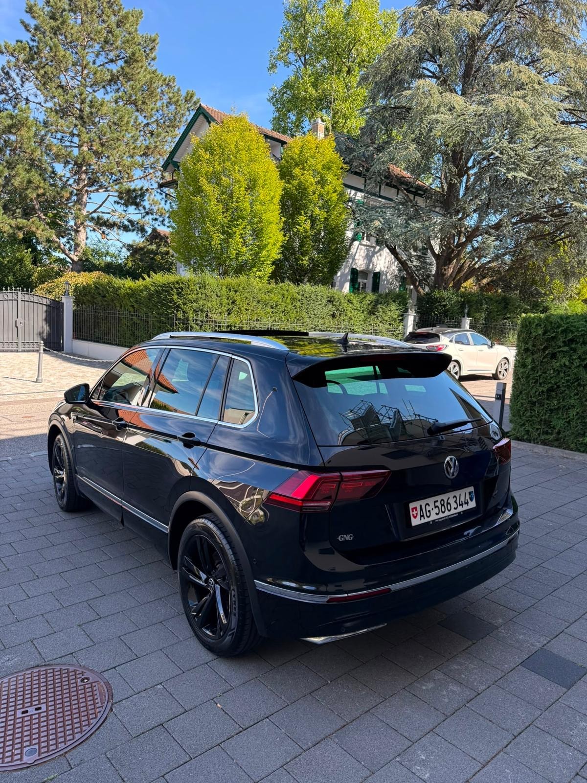 VW Tiguan 2.0 TDI SCR Highline DSG R-Line-image-2
