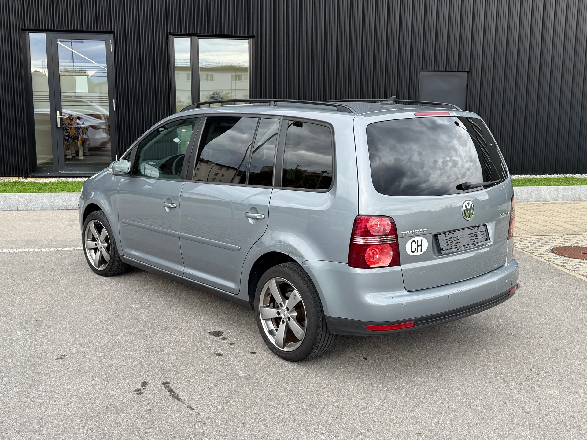 VW Touran 2.0 TDI Highline-image-9