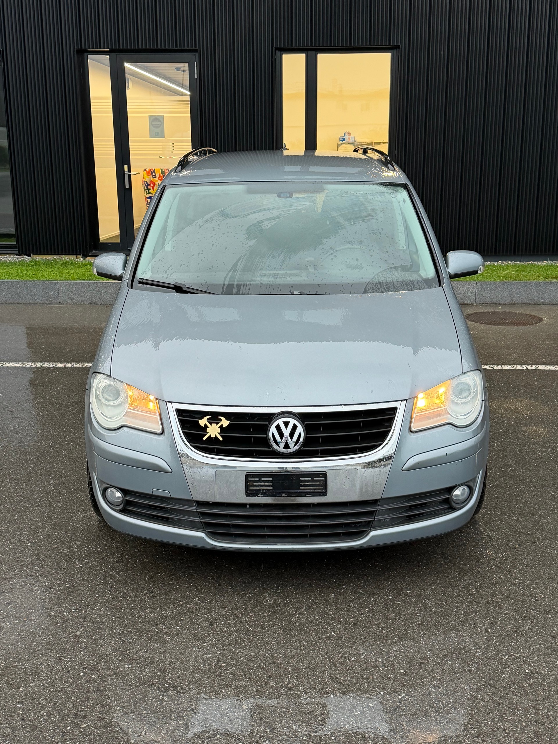 VW Touran 2.0 TDI Highline-image-1