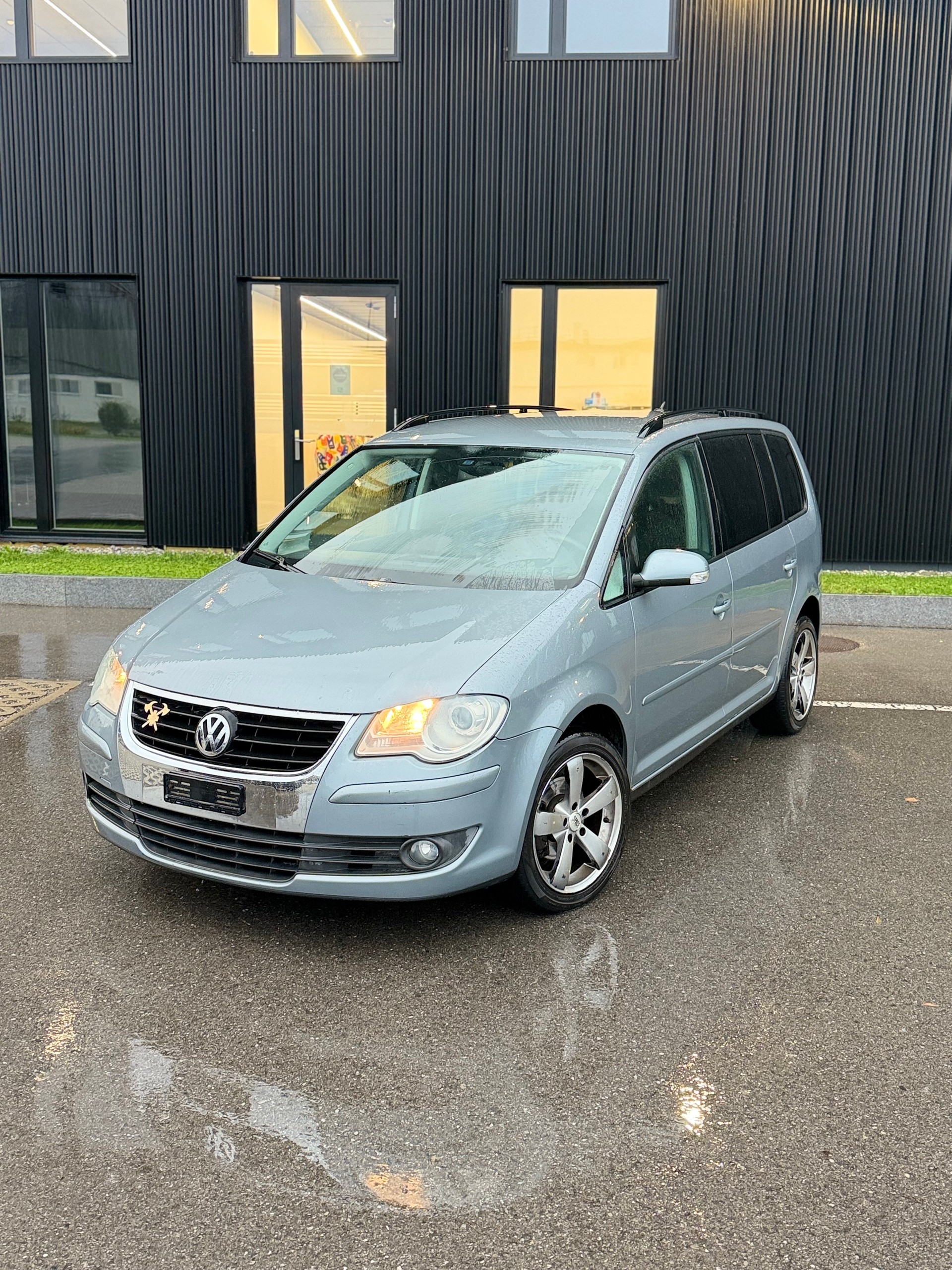 VW Touran 2.0 TDI Highline-image-13