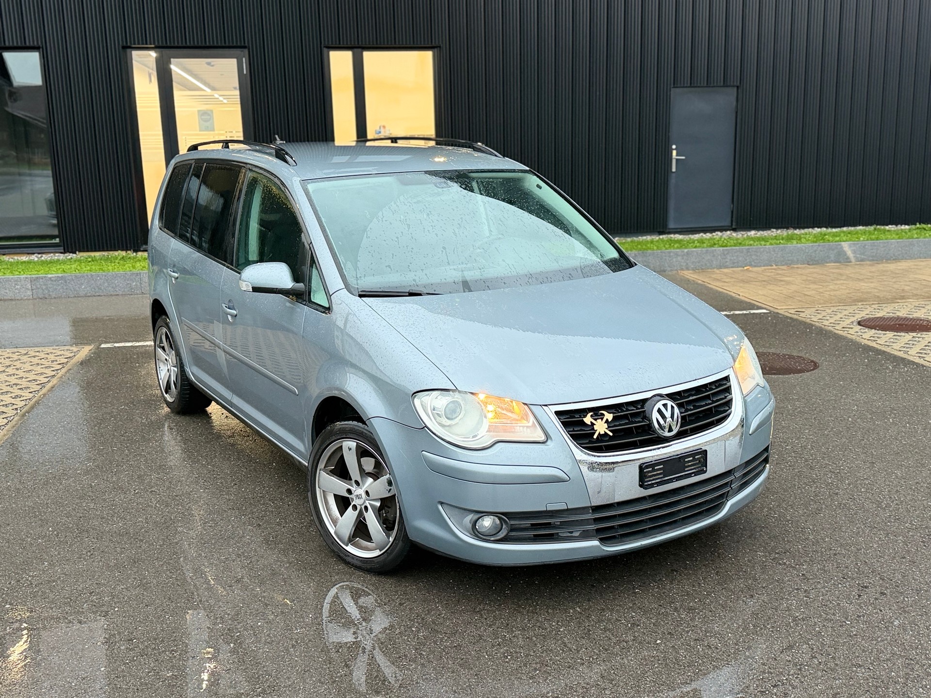 VW Touran 2.0 TDI Highline-image-12