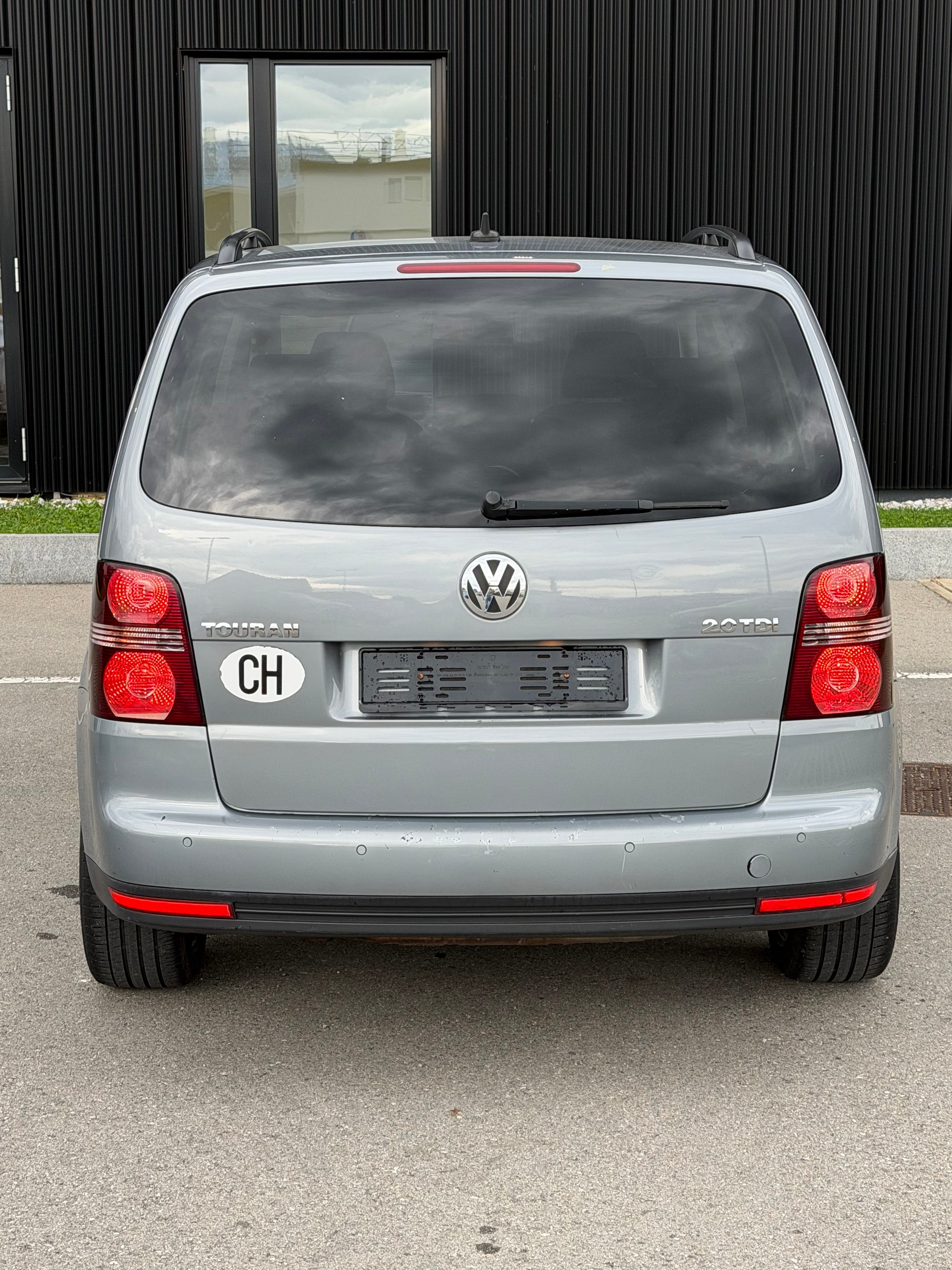VW Touran 2.0 TDI Highline-image-6