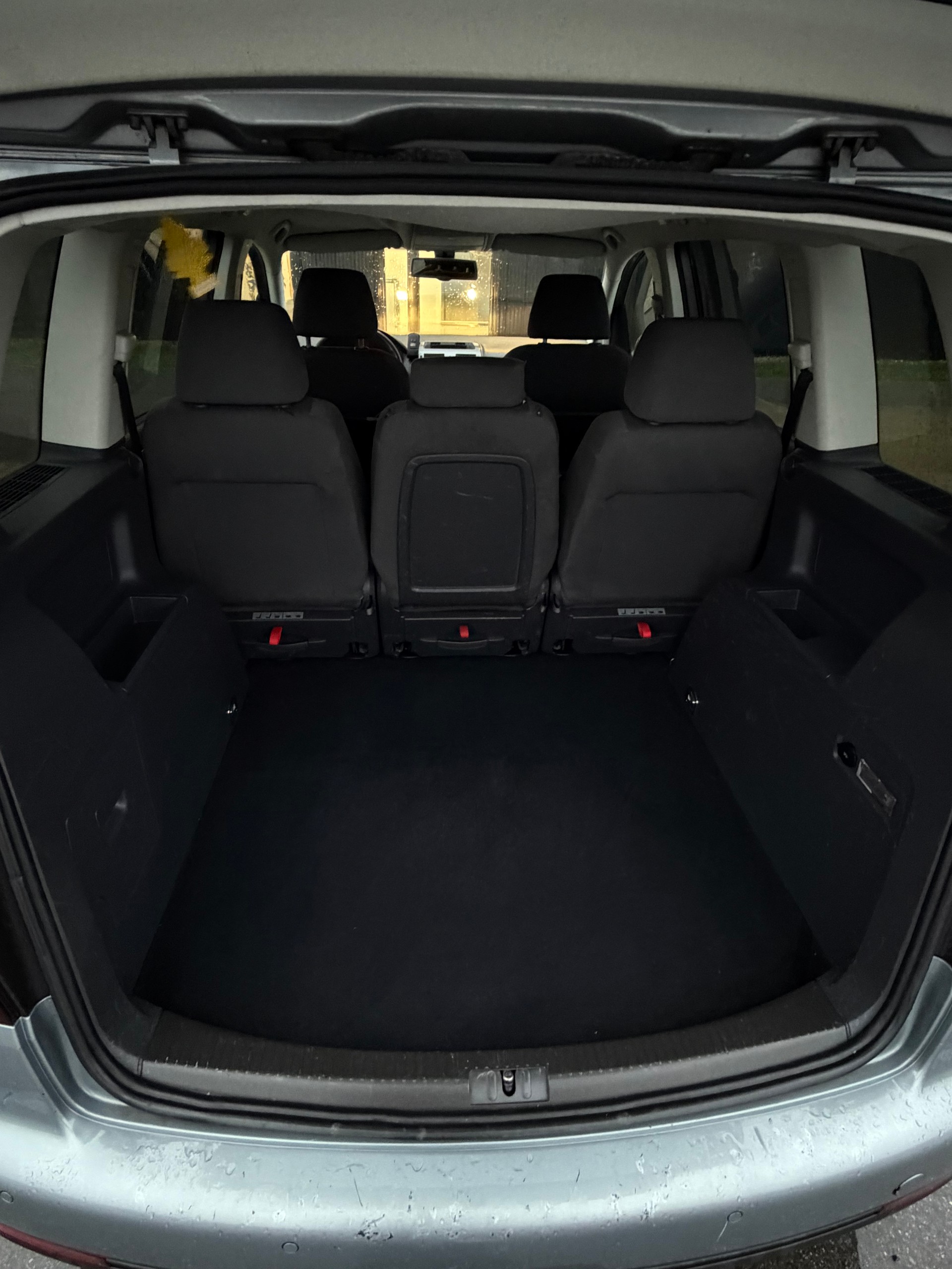 VW Touran 2.0 TDI Highline-image-8