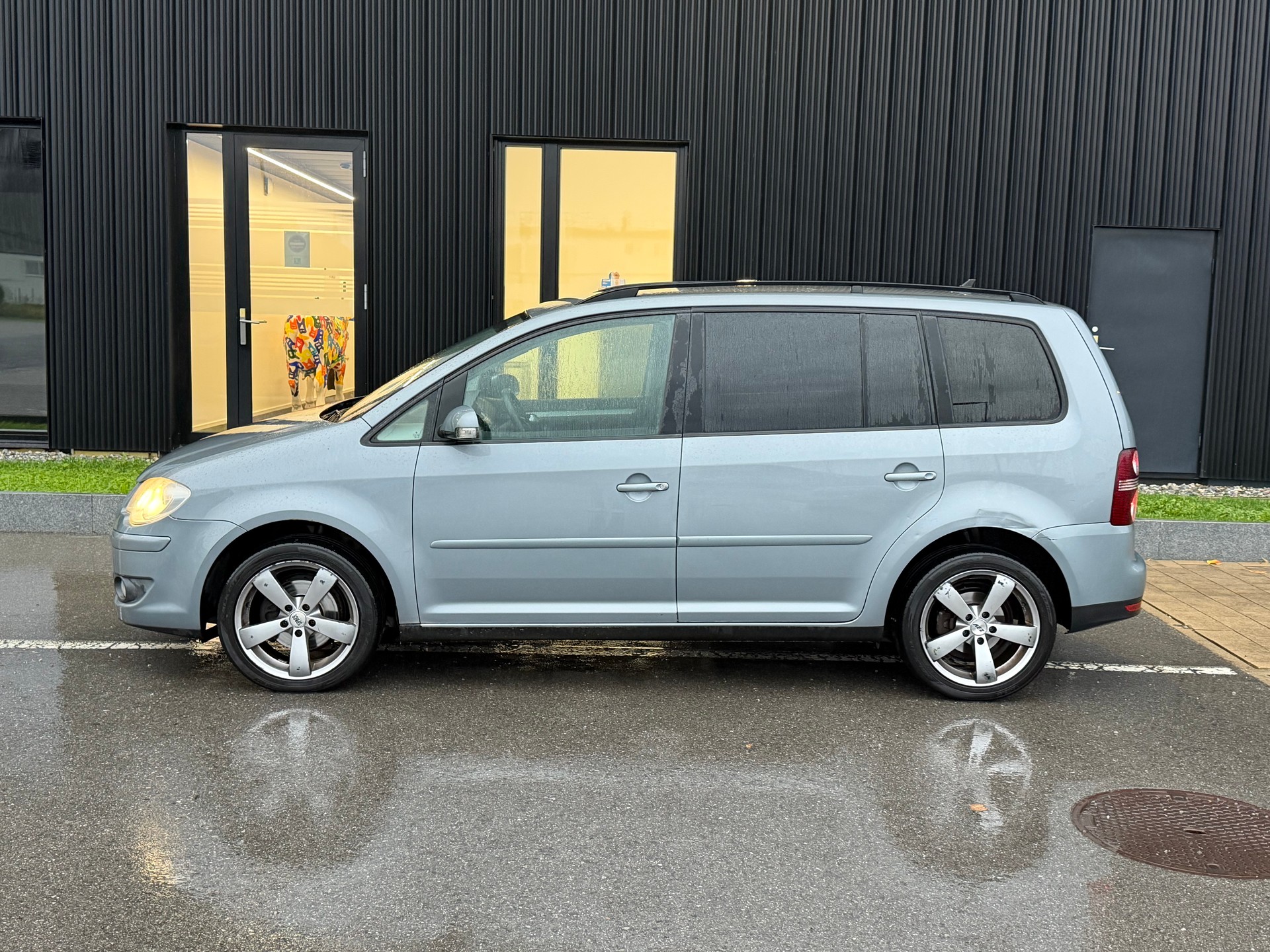 VW Touran 2.0 TDI Highline-image-3