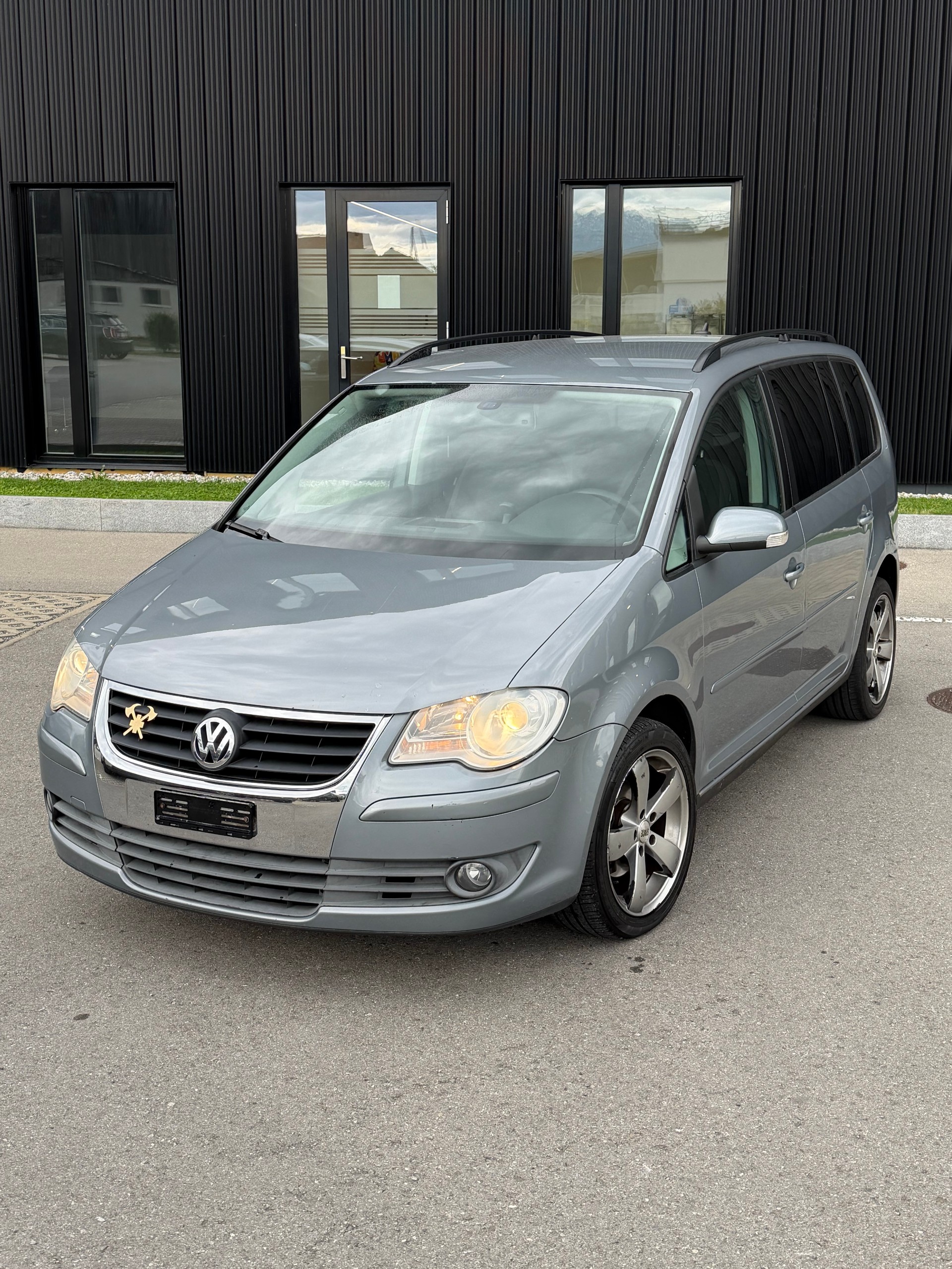 VW Touran 2.0 TDI Highline-image-14