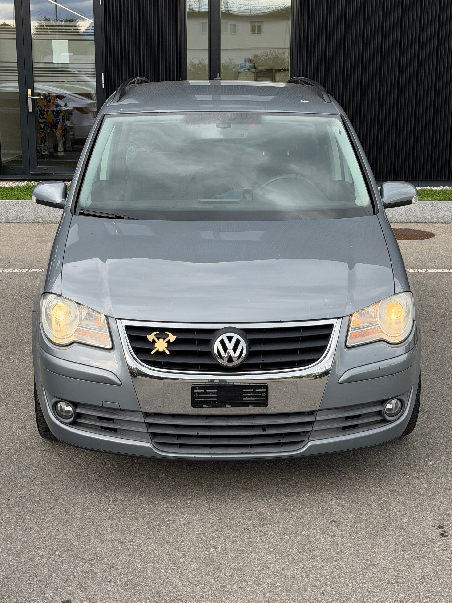 VW Touran 2.0 TDI Highline-image-1