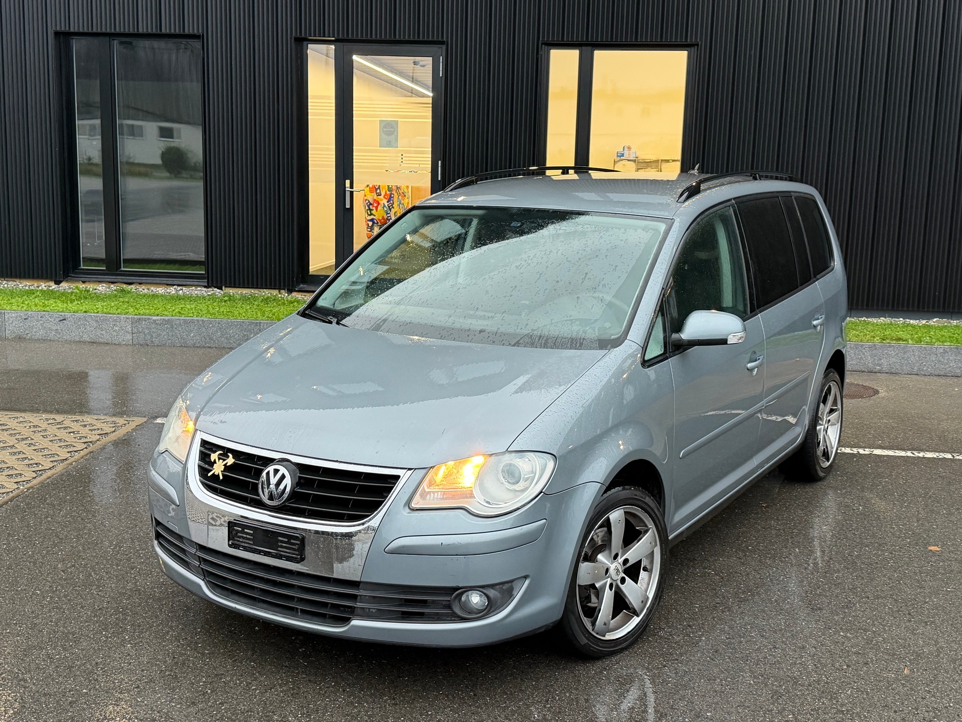 VW Touran 2.0 TDI Highline-image-2