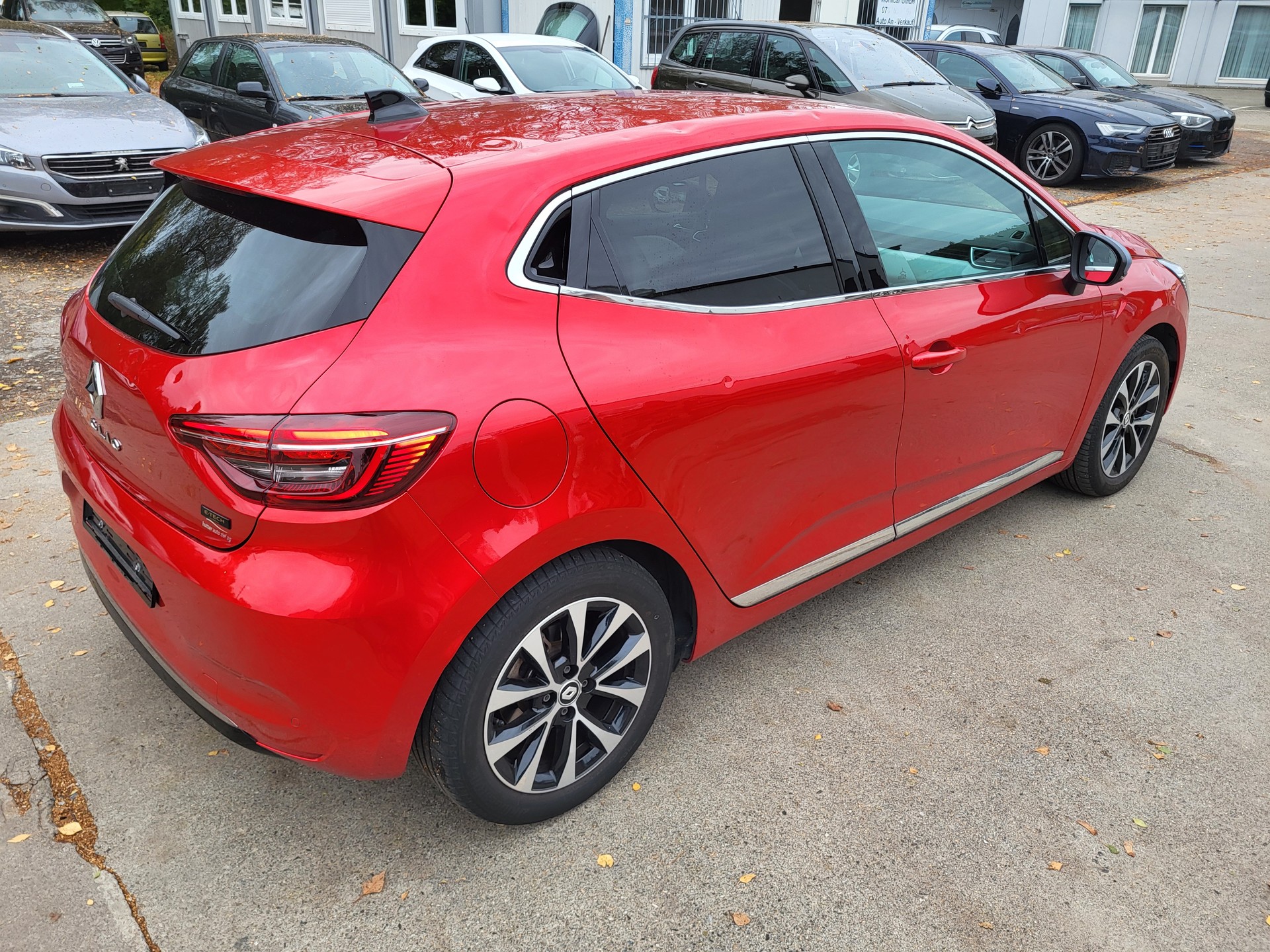 RENAULT Clio 1.6 E-Tech Techno-image-4