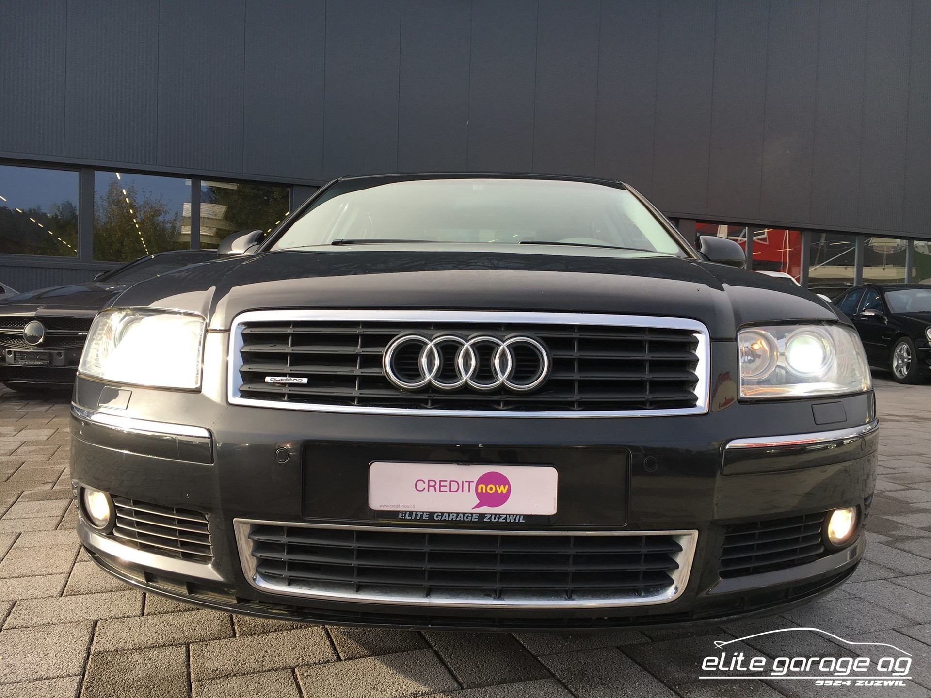 AUDI A8 4.2 quattro-image-1