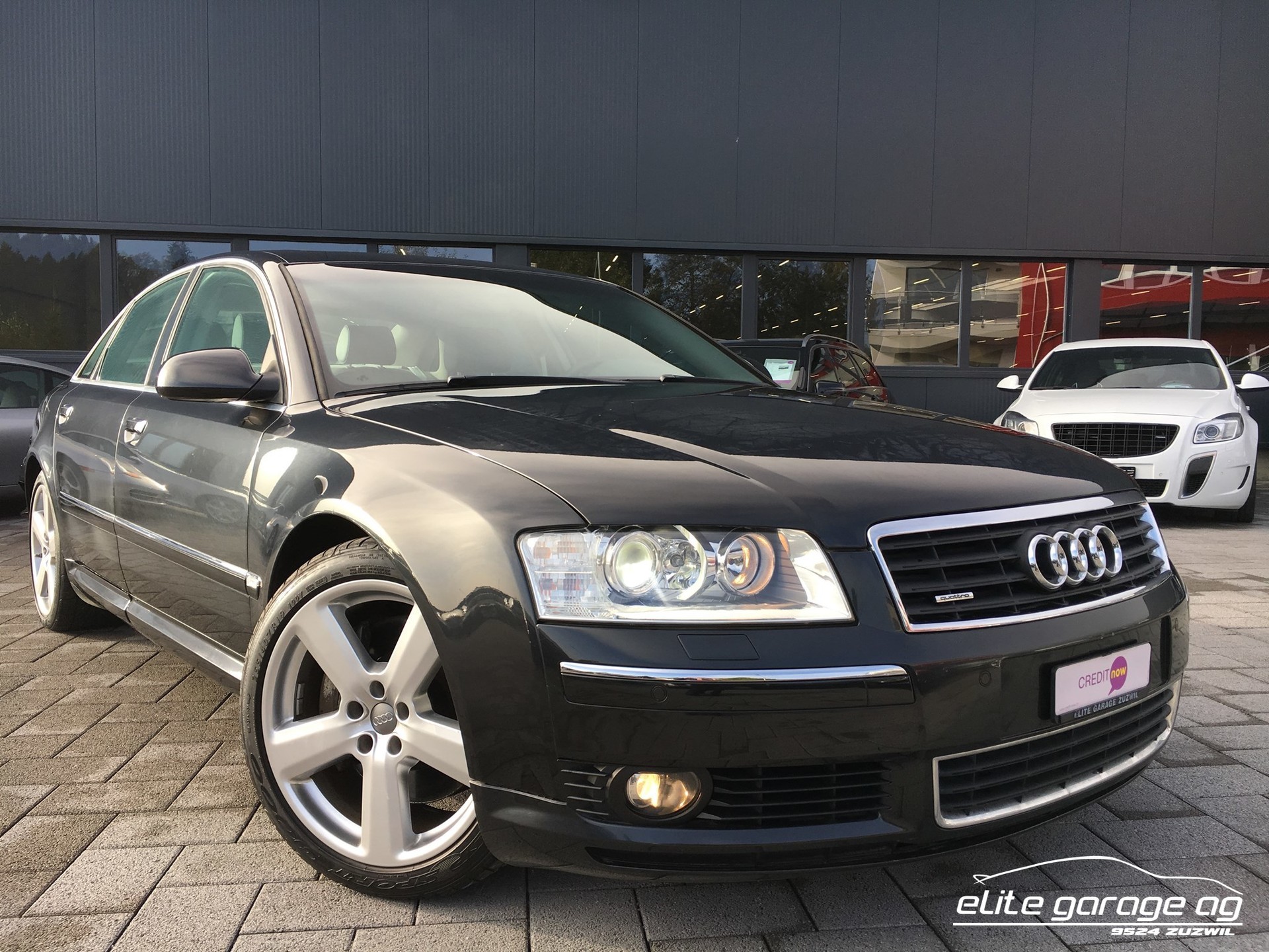 AUDI A8 4.2 quattro-image-2