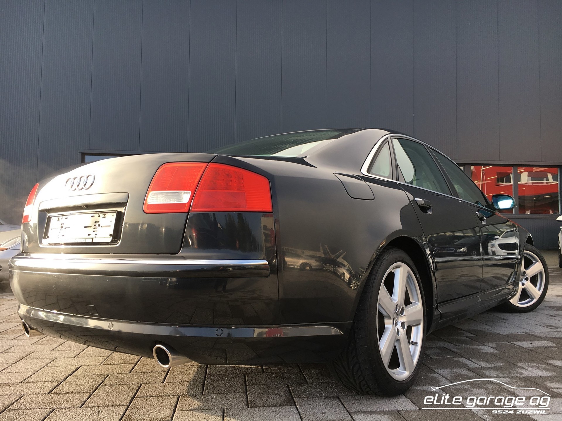 AUDI A8 4.2 quattro-image-5