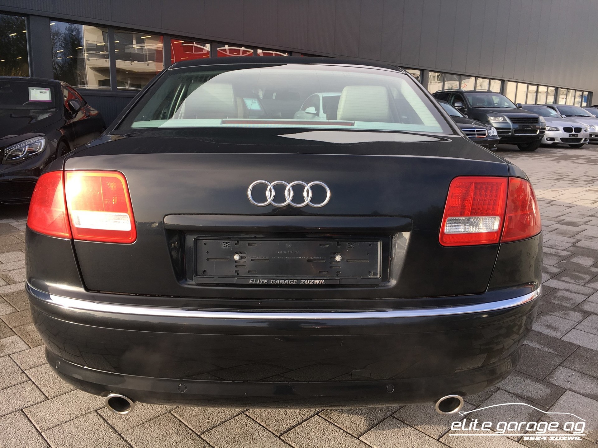 AUDI A8 4.2 quattro-image-6