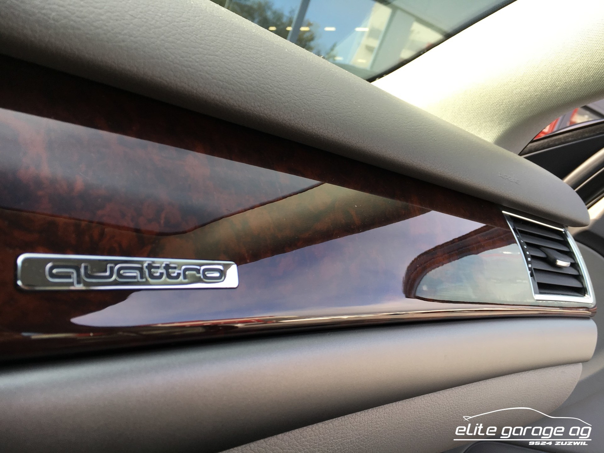 AUDI A8 4.2 quattro-image-13