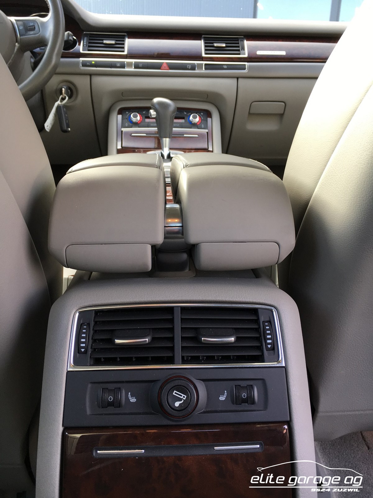 AUDI A8 4.2 quattro-image-14