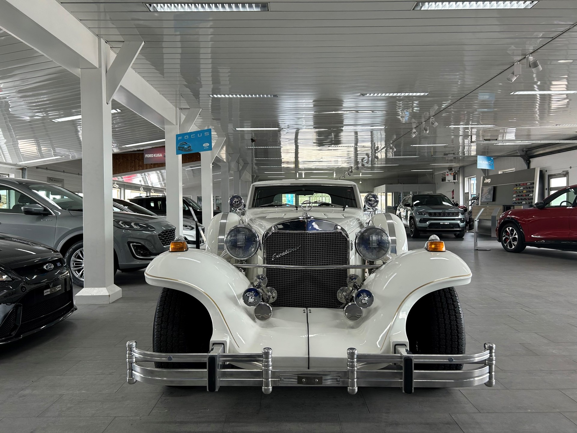 EXCALIBUR Sedan Serie V-image-1