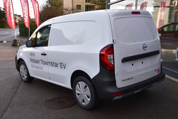 NISSAN Townstar 45kWh Acenta-image-3