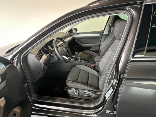 VW Passat 2.0 TDI Business-image-6